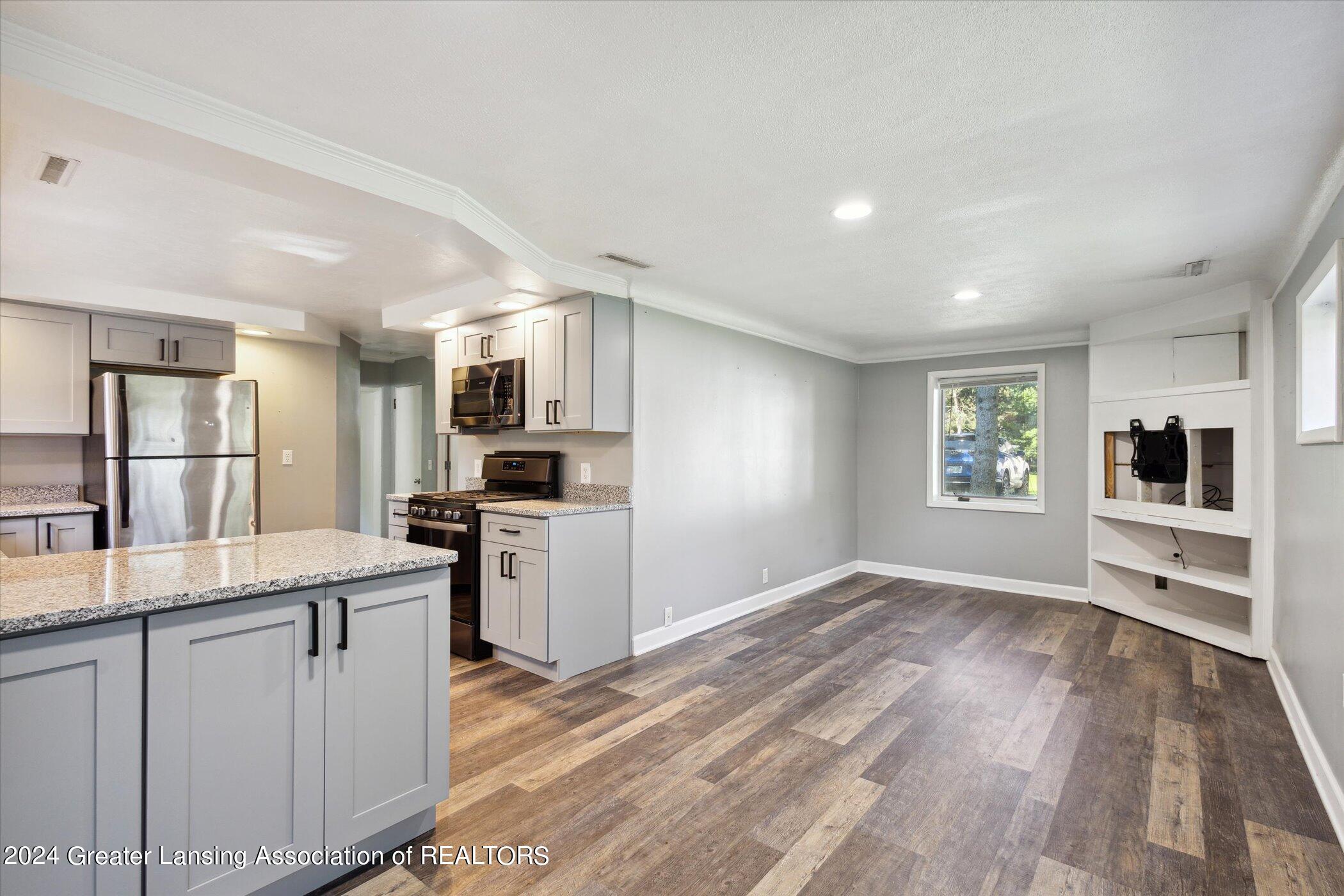 2309 Lake Lansing Road