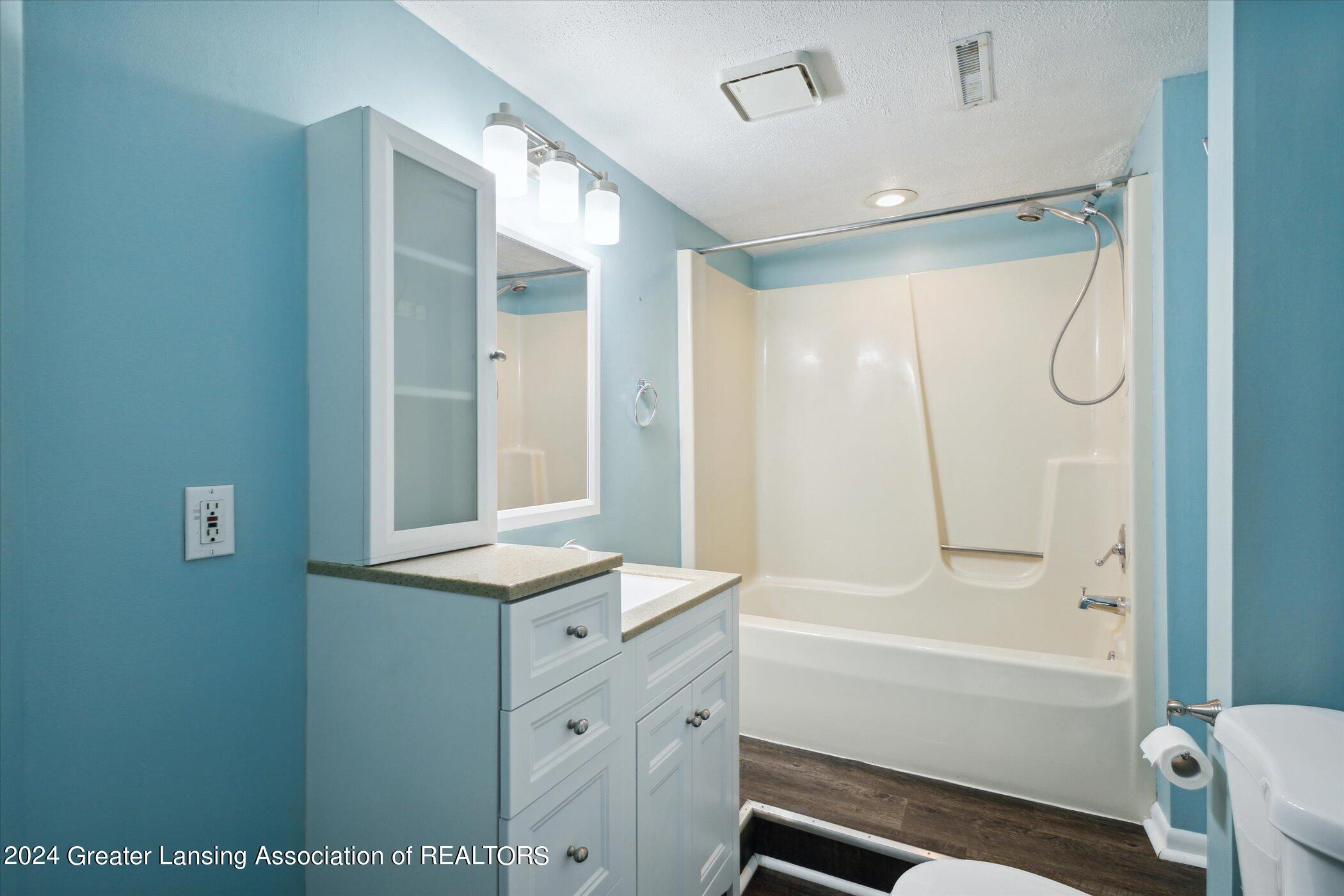 2309 Lake Lansing Road