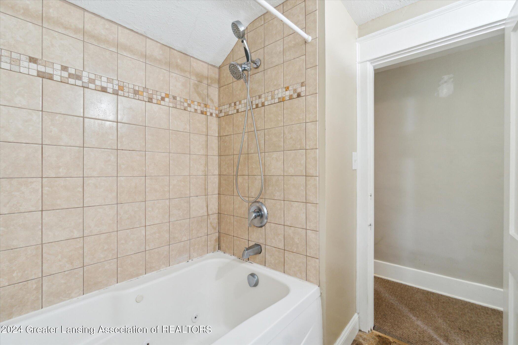 2400 Strathmore Road