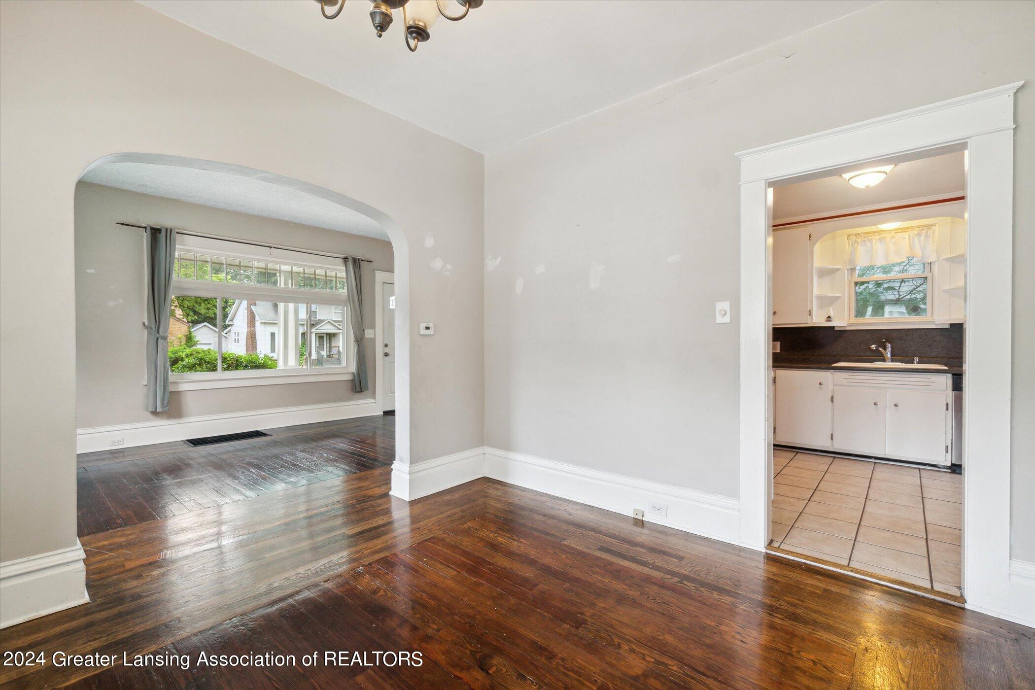 2400 Strathmore Road