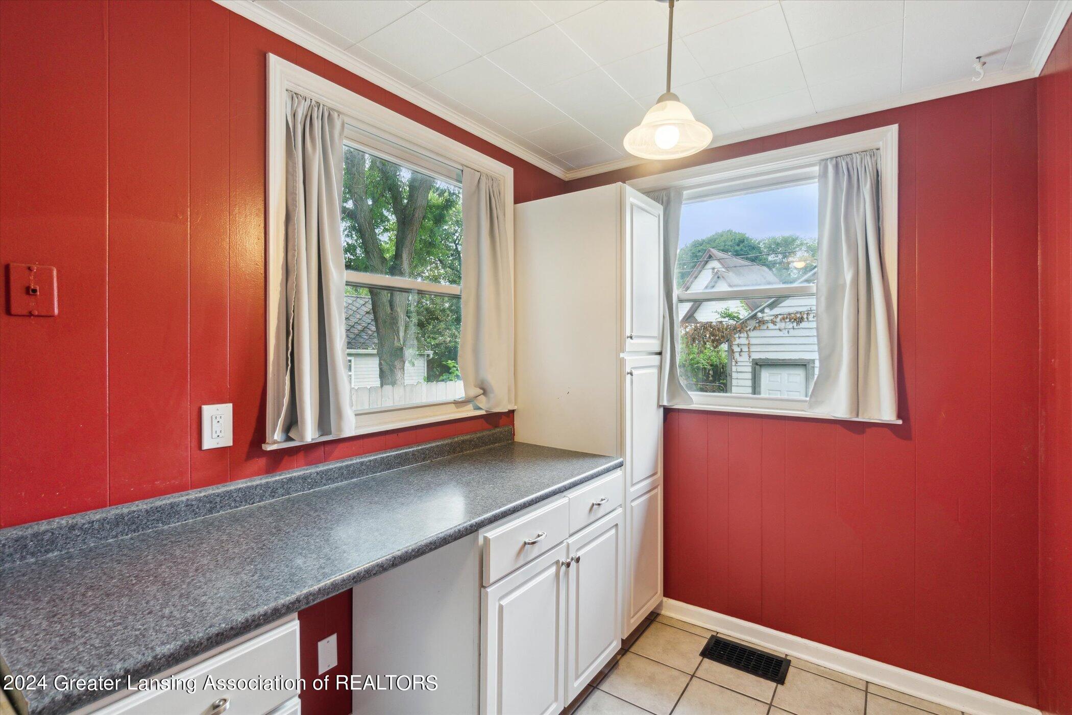 2400 Strathmore Road