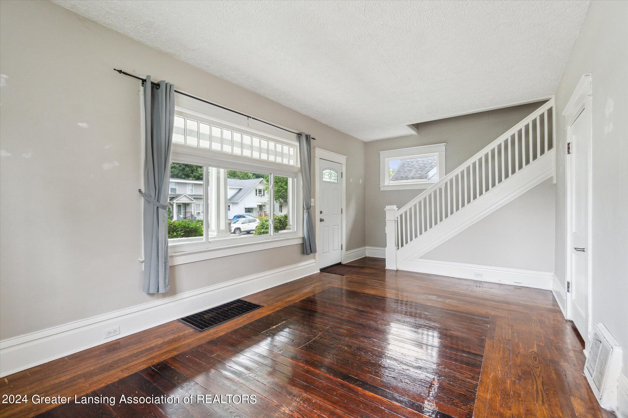 2400 Strathmore Road