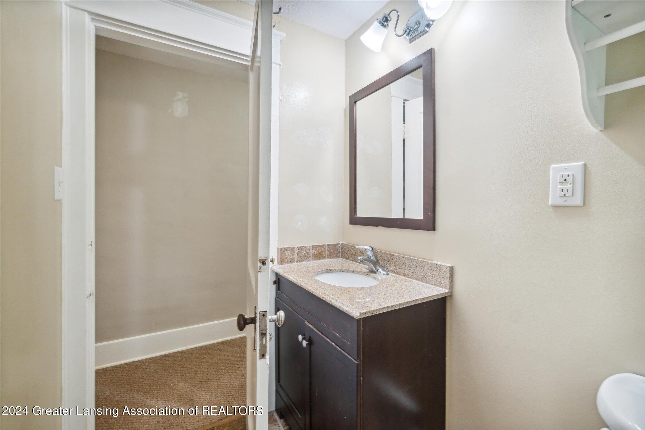 2400 Strathmore Road