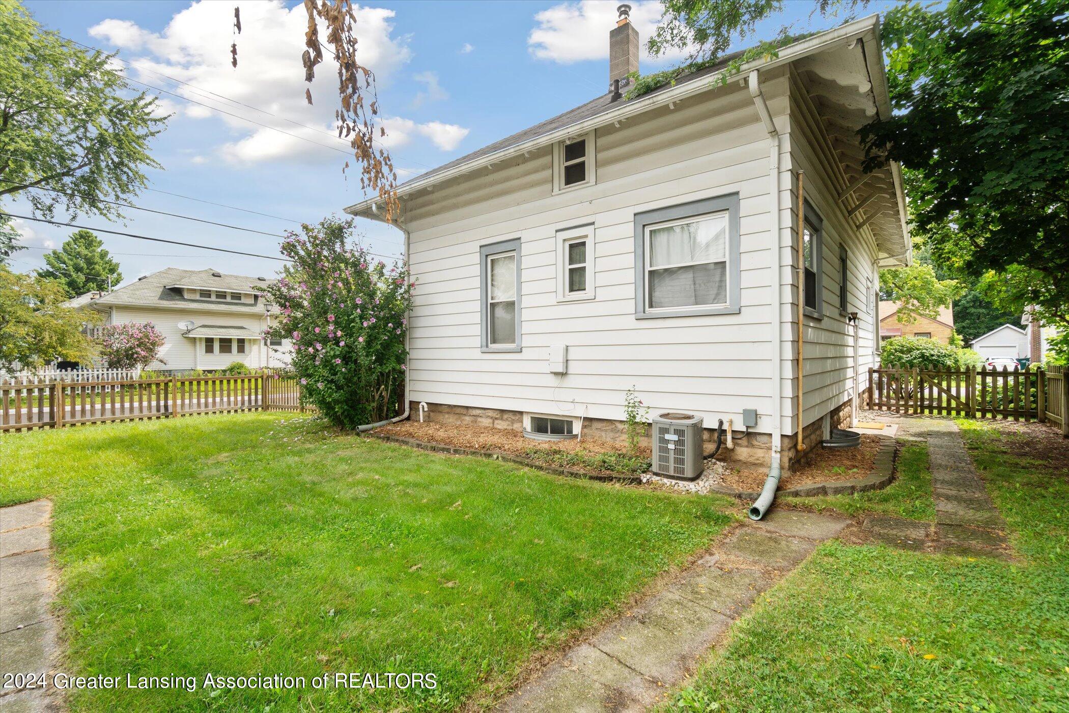 2400 Strathmore Road