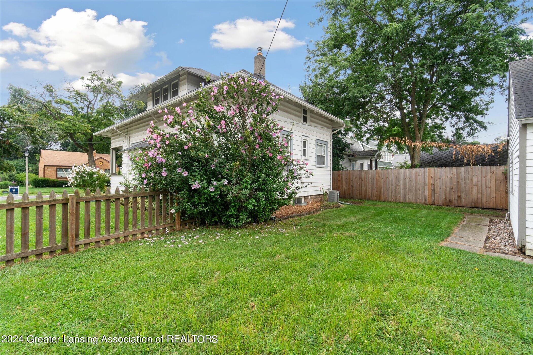 2400 Strathmore Road