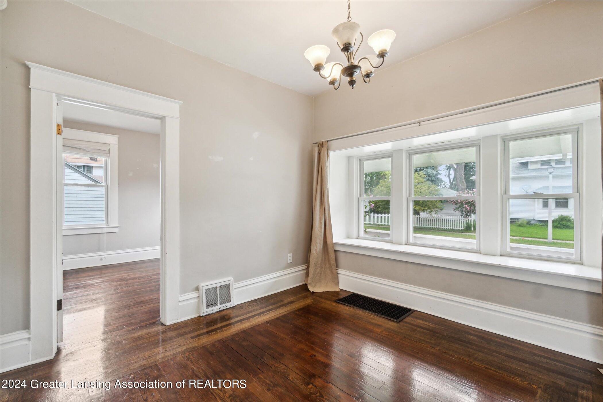 2400 Strathmore Road