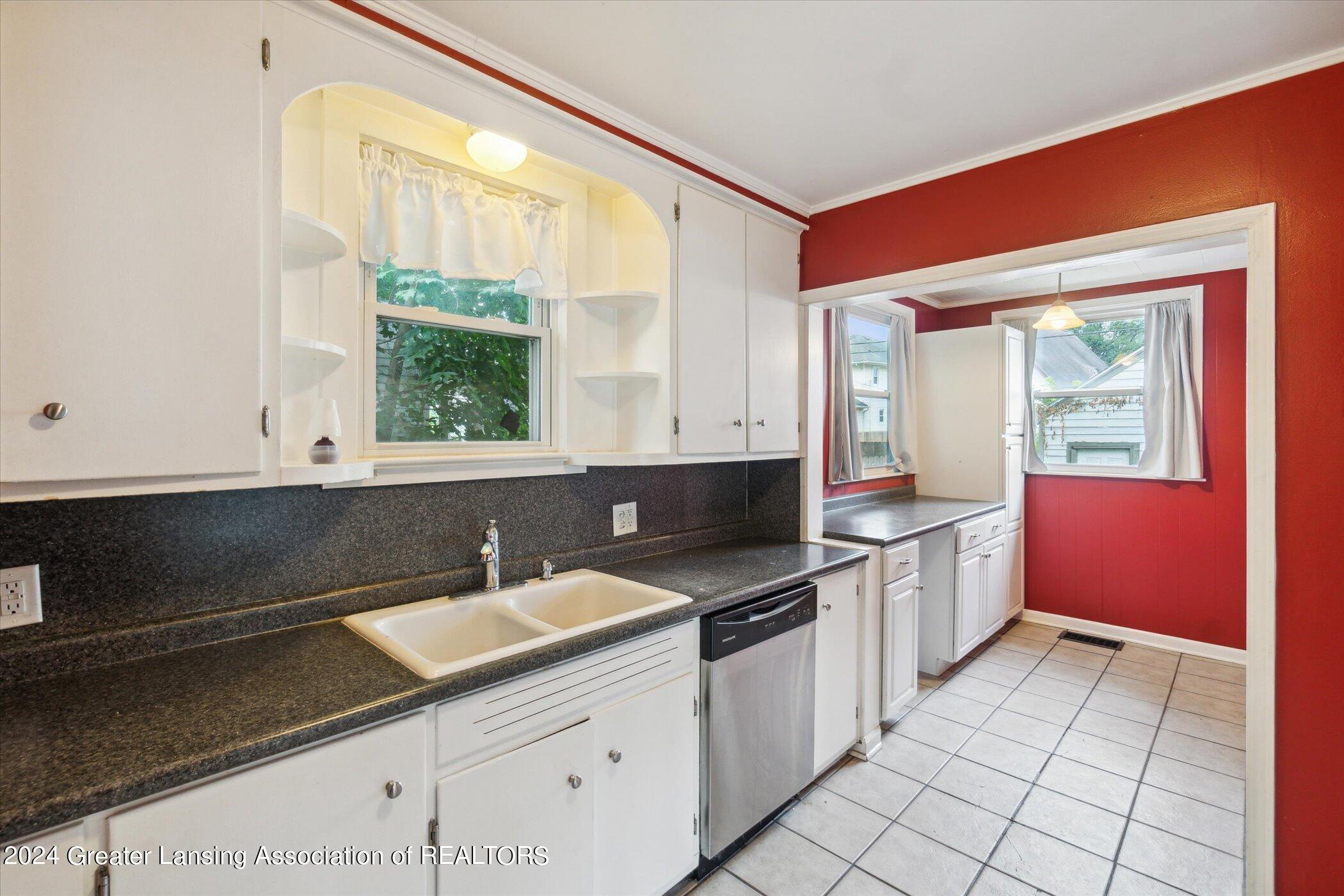 2400 Strathmore Road