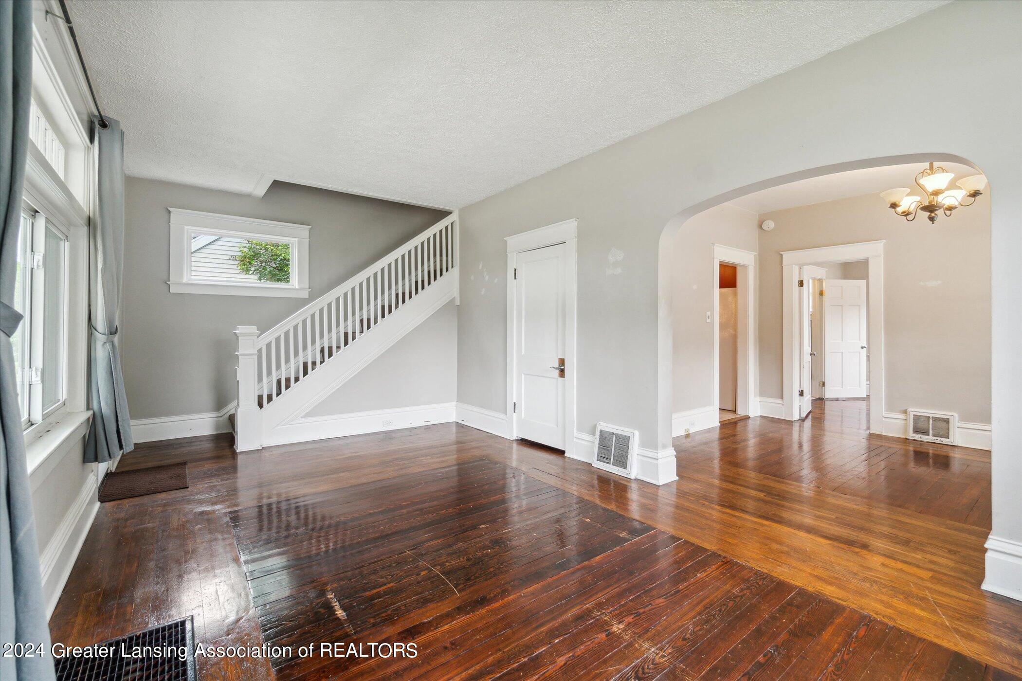 2400 Strathmore Road