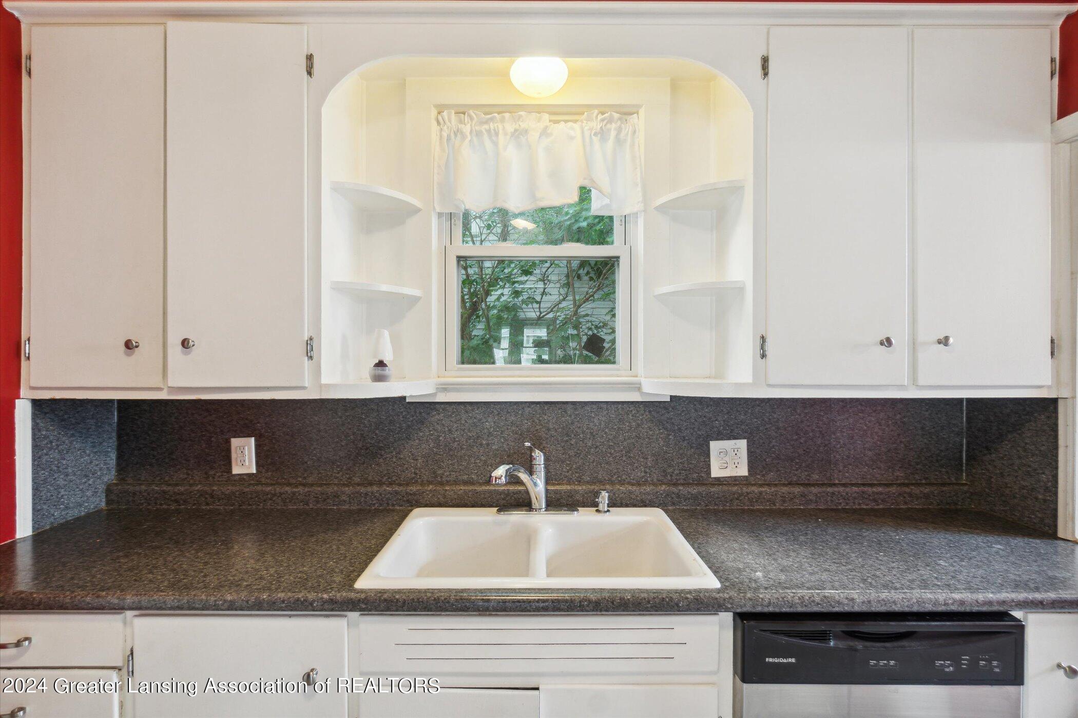 2400 Strathmore Road