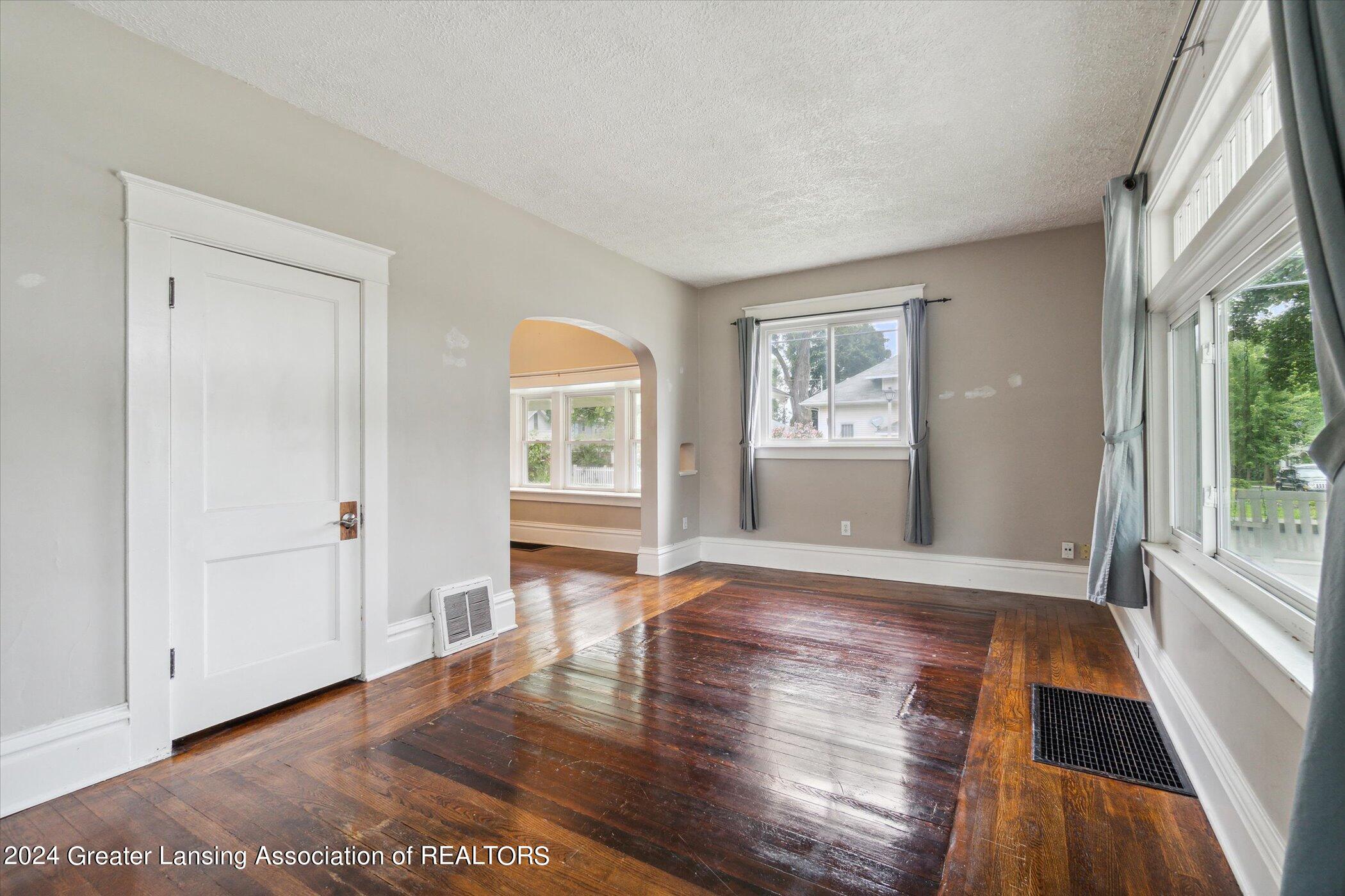 2400 Strathmore Road