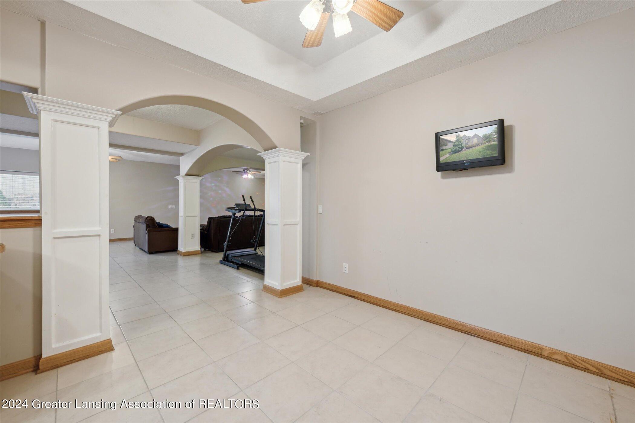 16875 Meadowbrook Drive