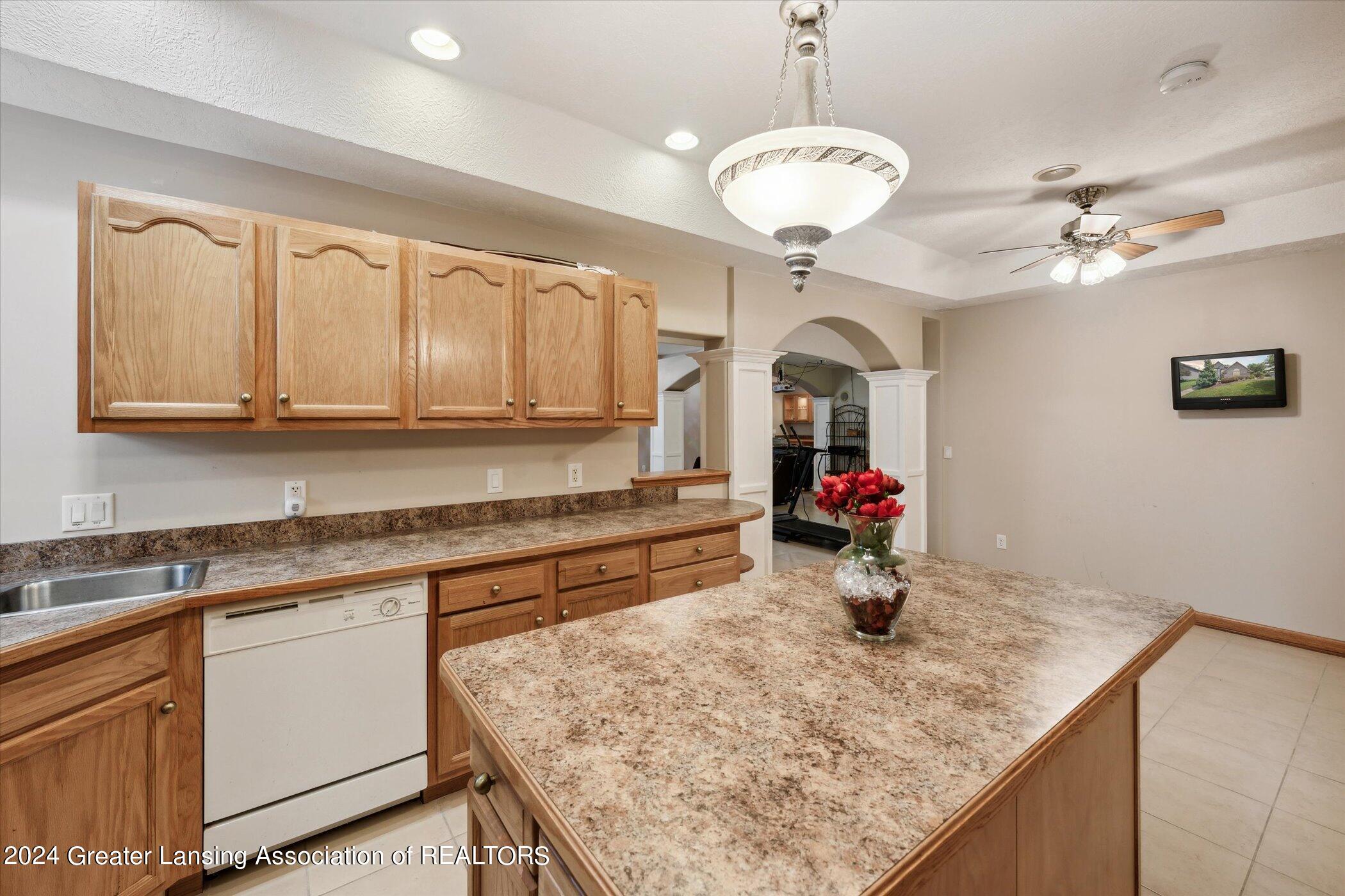 16875 Meadowbrook Drive