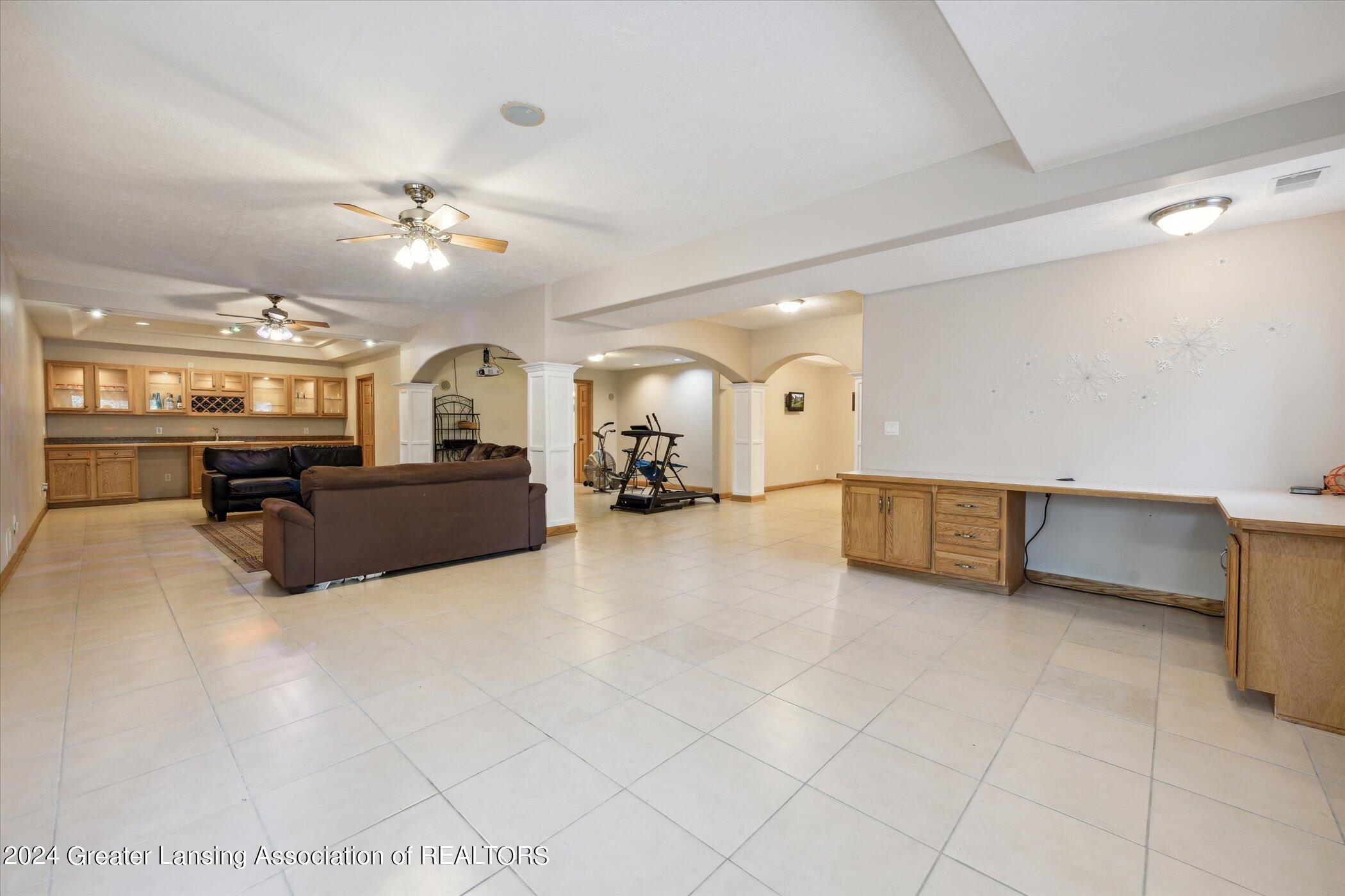 16875 Meadowbrook Drive