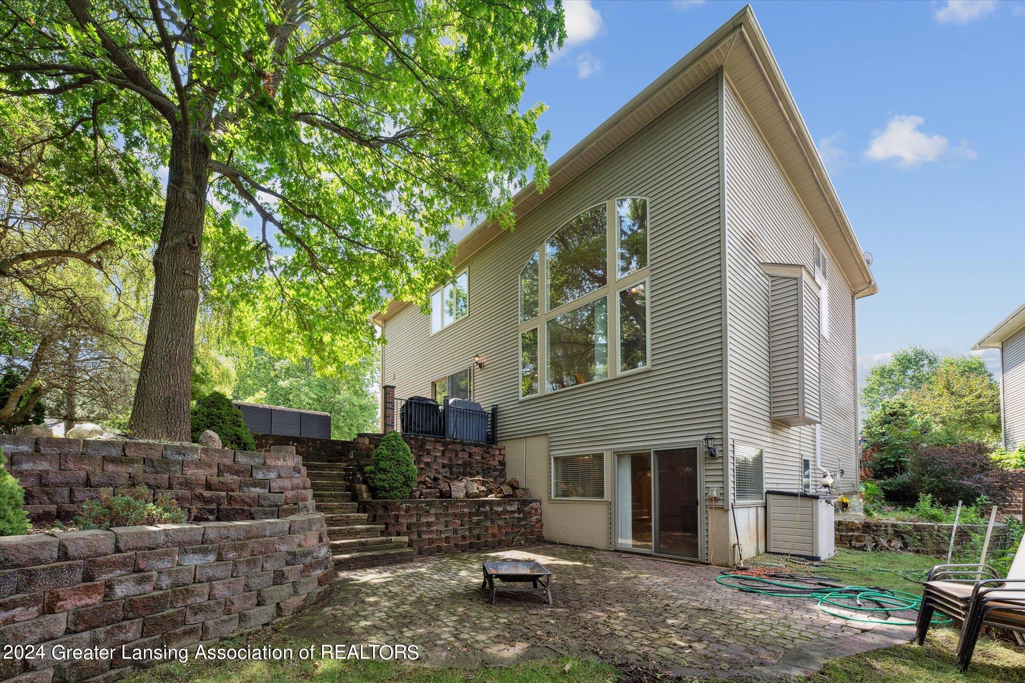 16875 Meadowbrook Drive