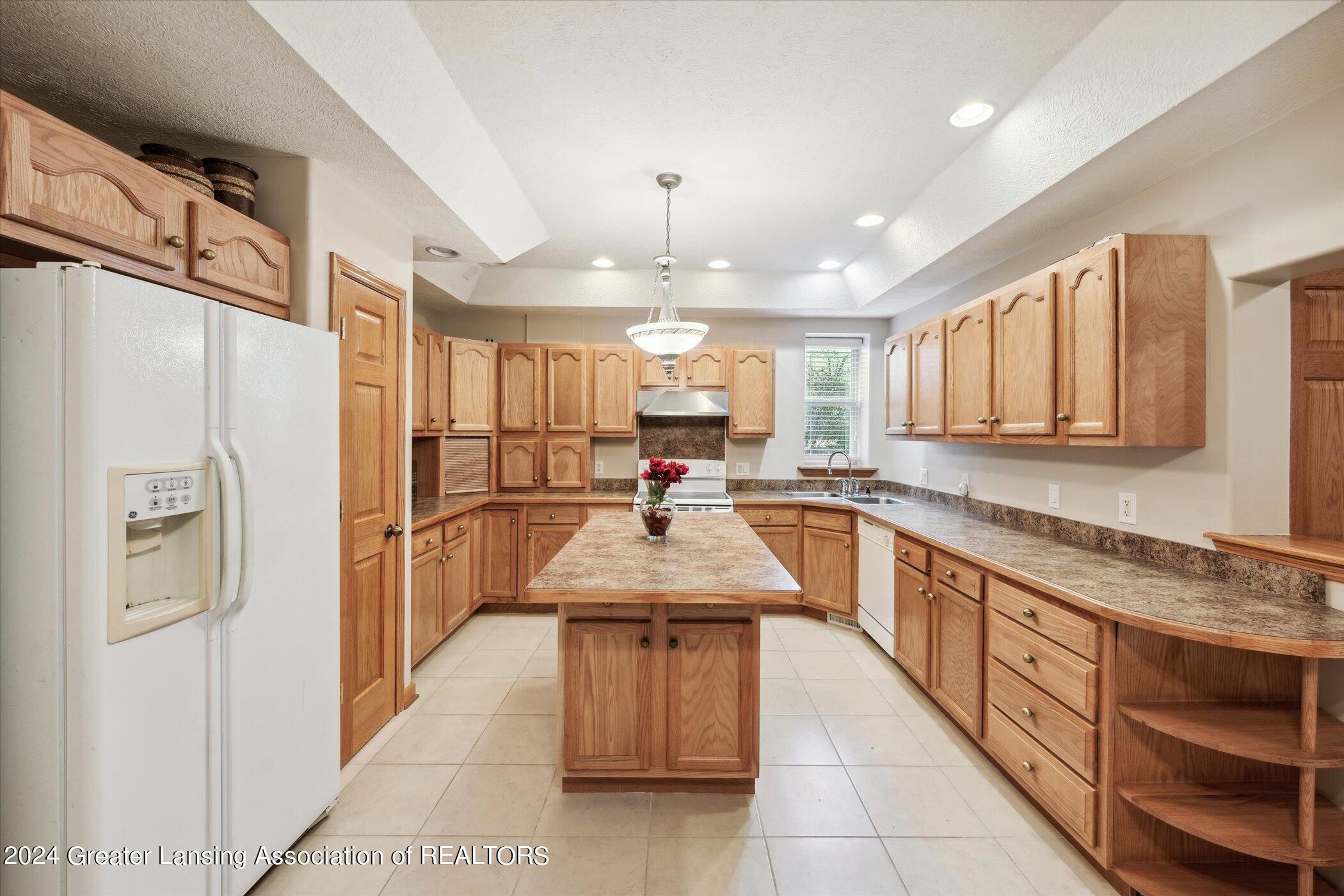 16875 Meadowbrook Drive