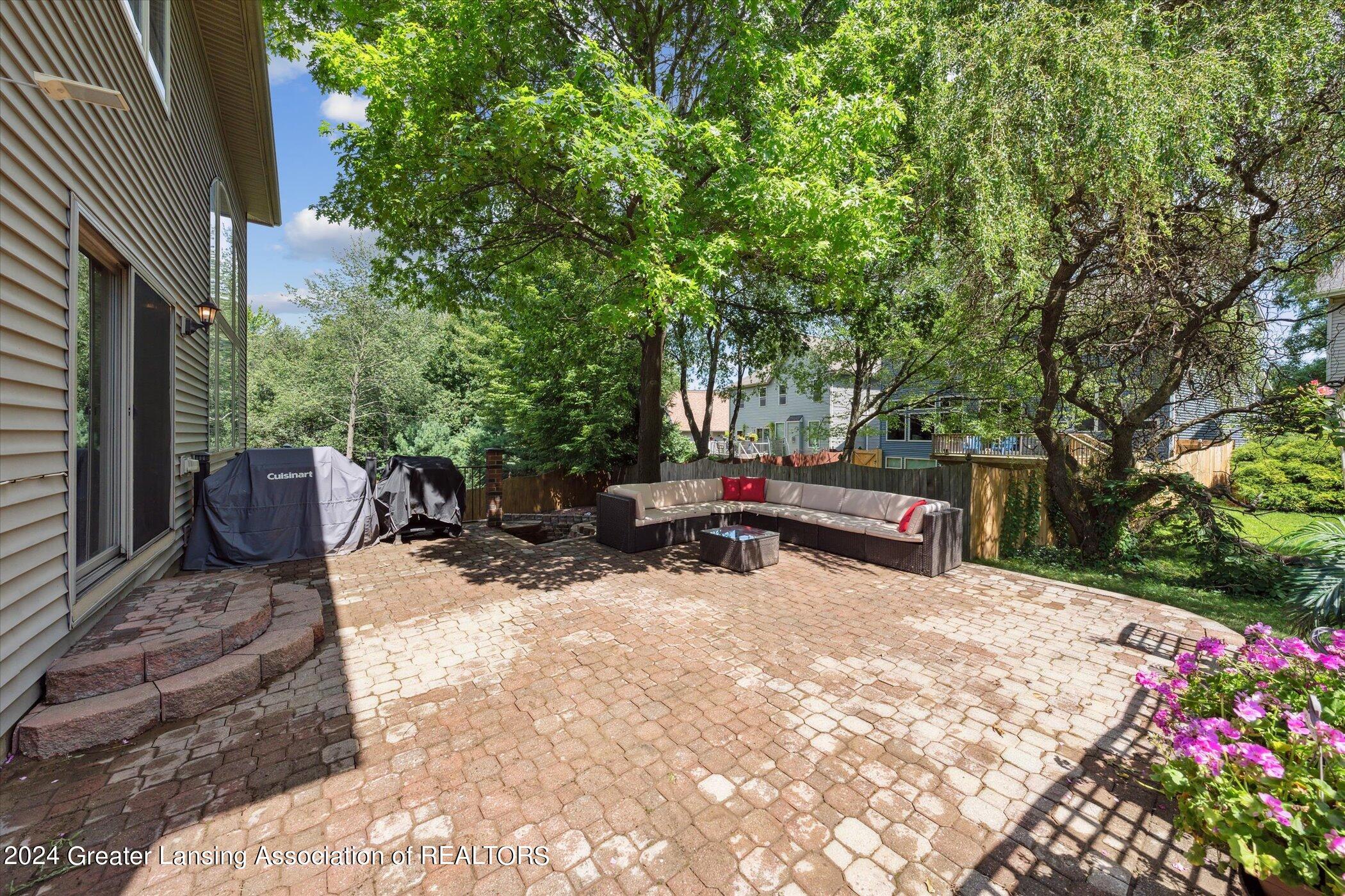 16875 Meadowbrook Drive