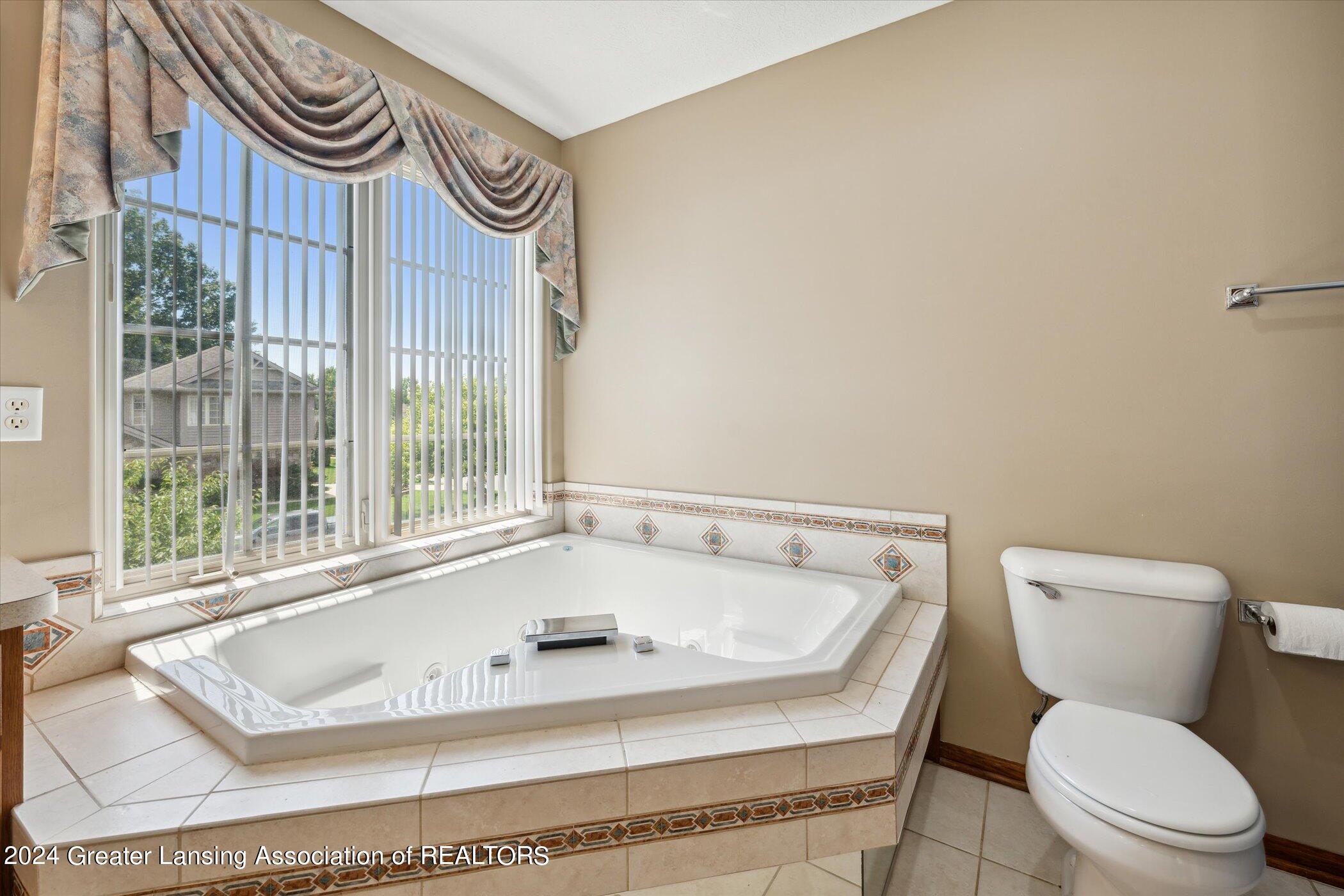 16875 Meadowbrook Drive