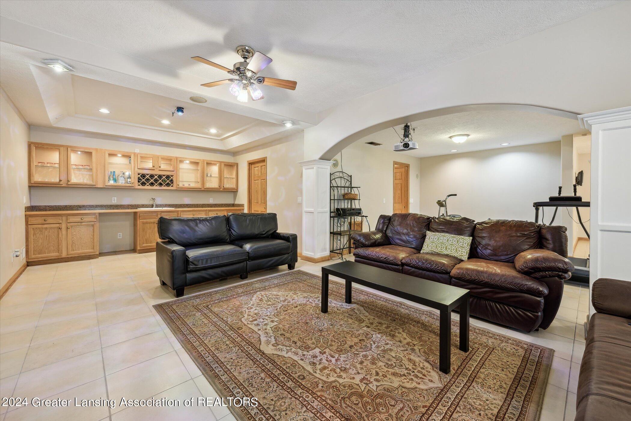 16875 Meadowbrook Drive