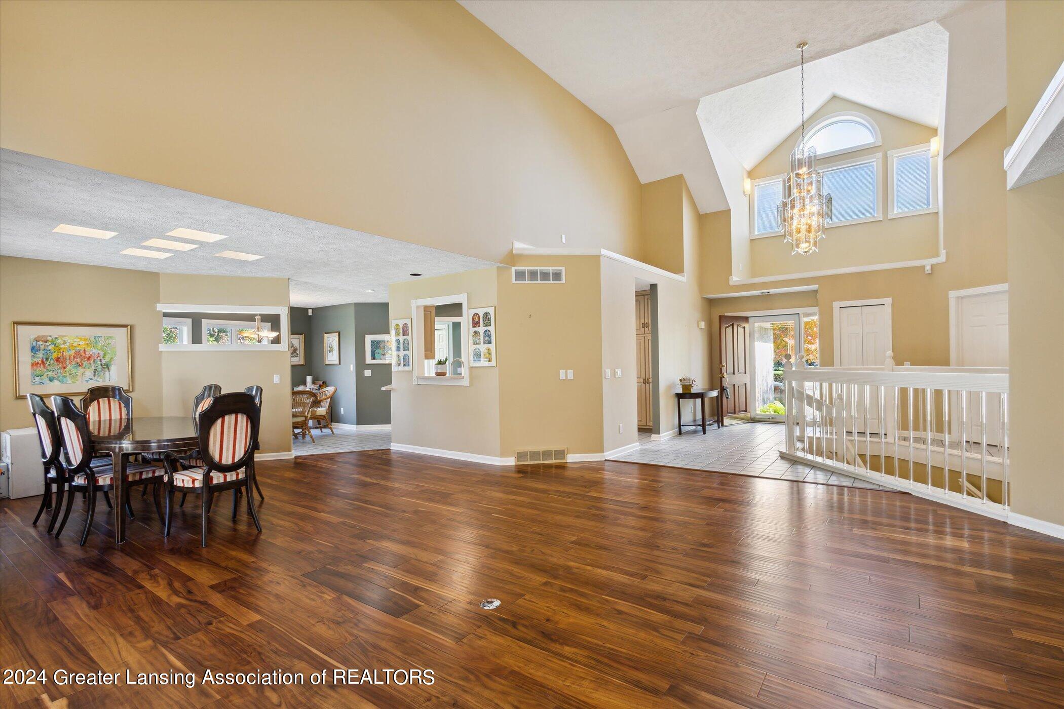 6111 W Longview Drive