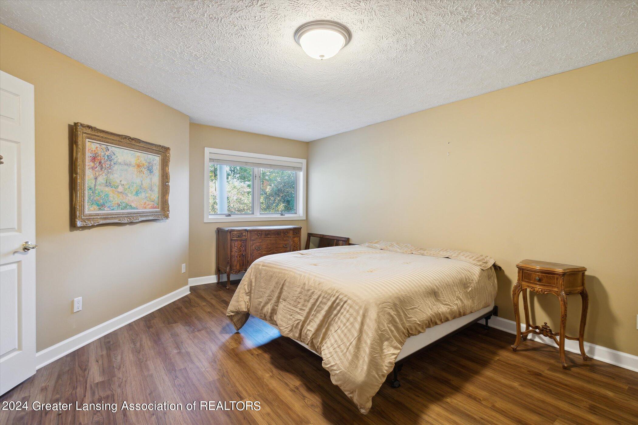 6111 W Longview Drive