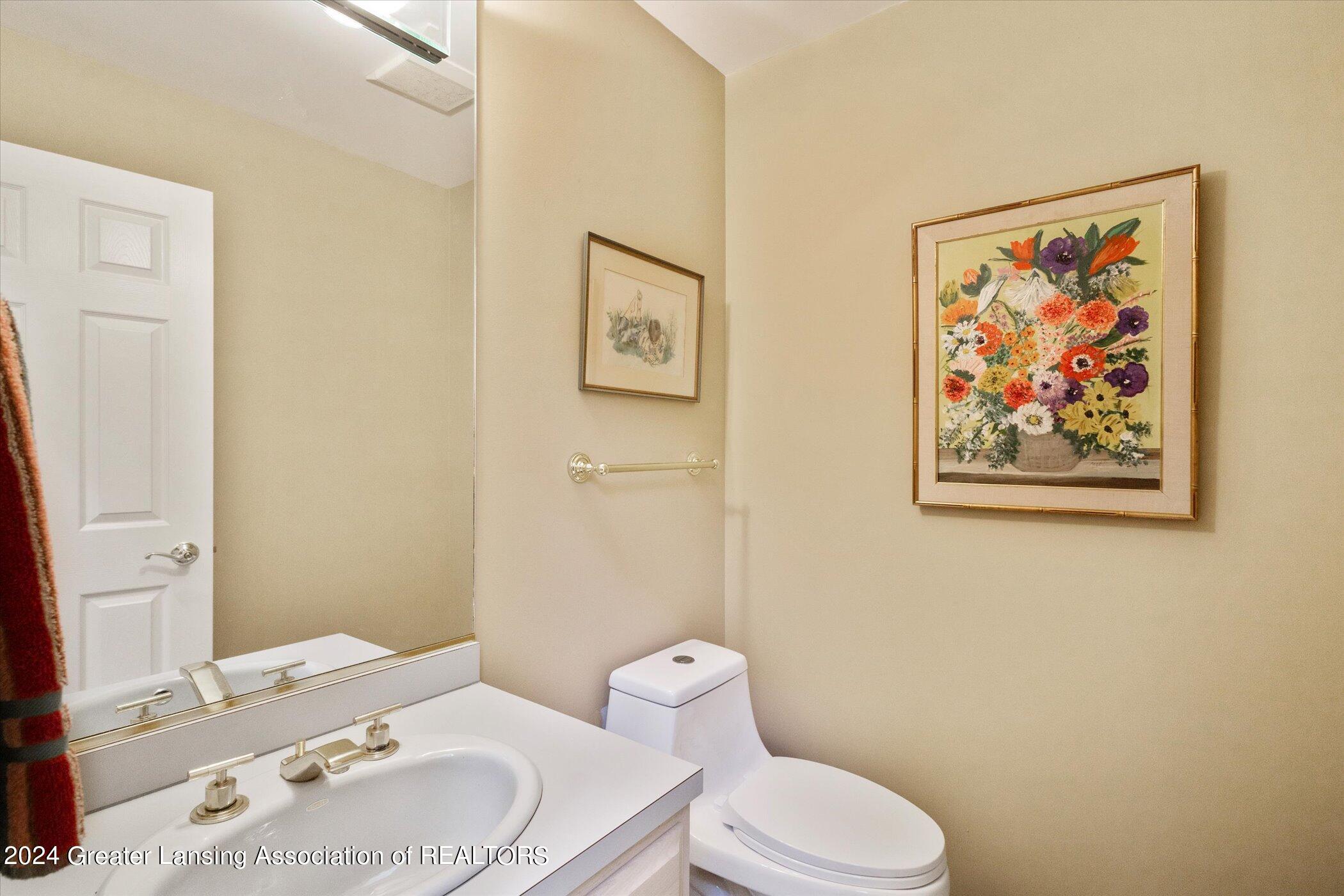 6111 W Longview Drive