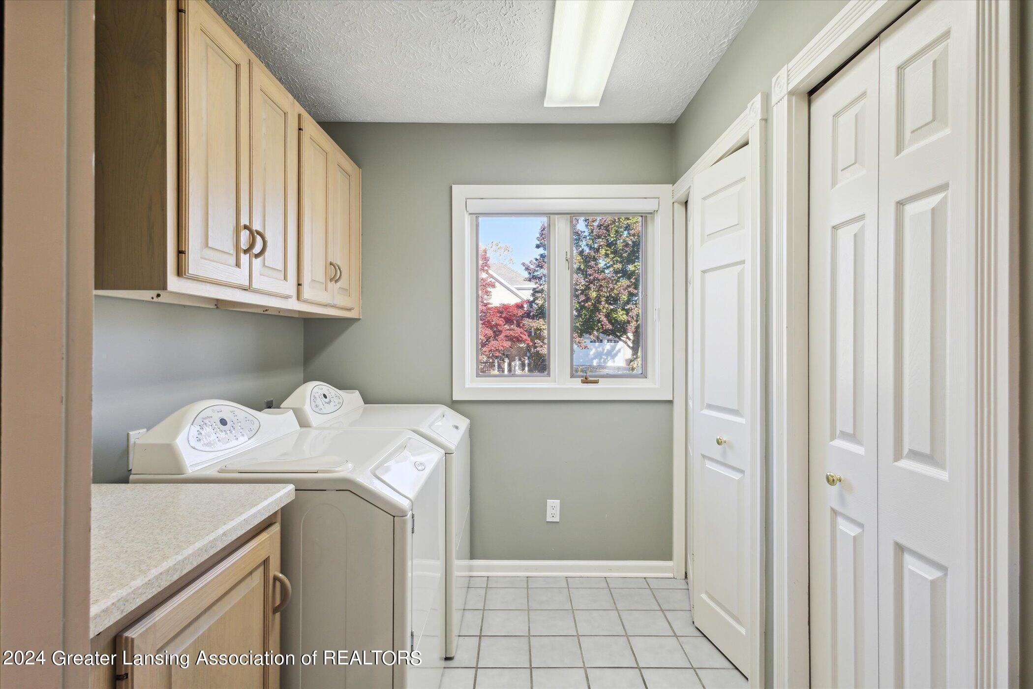 6111 W Longview Drive