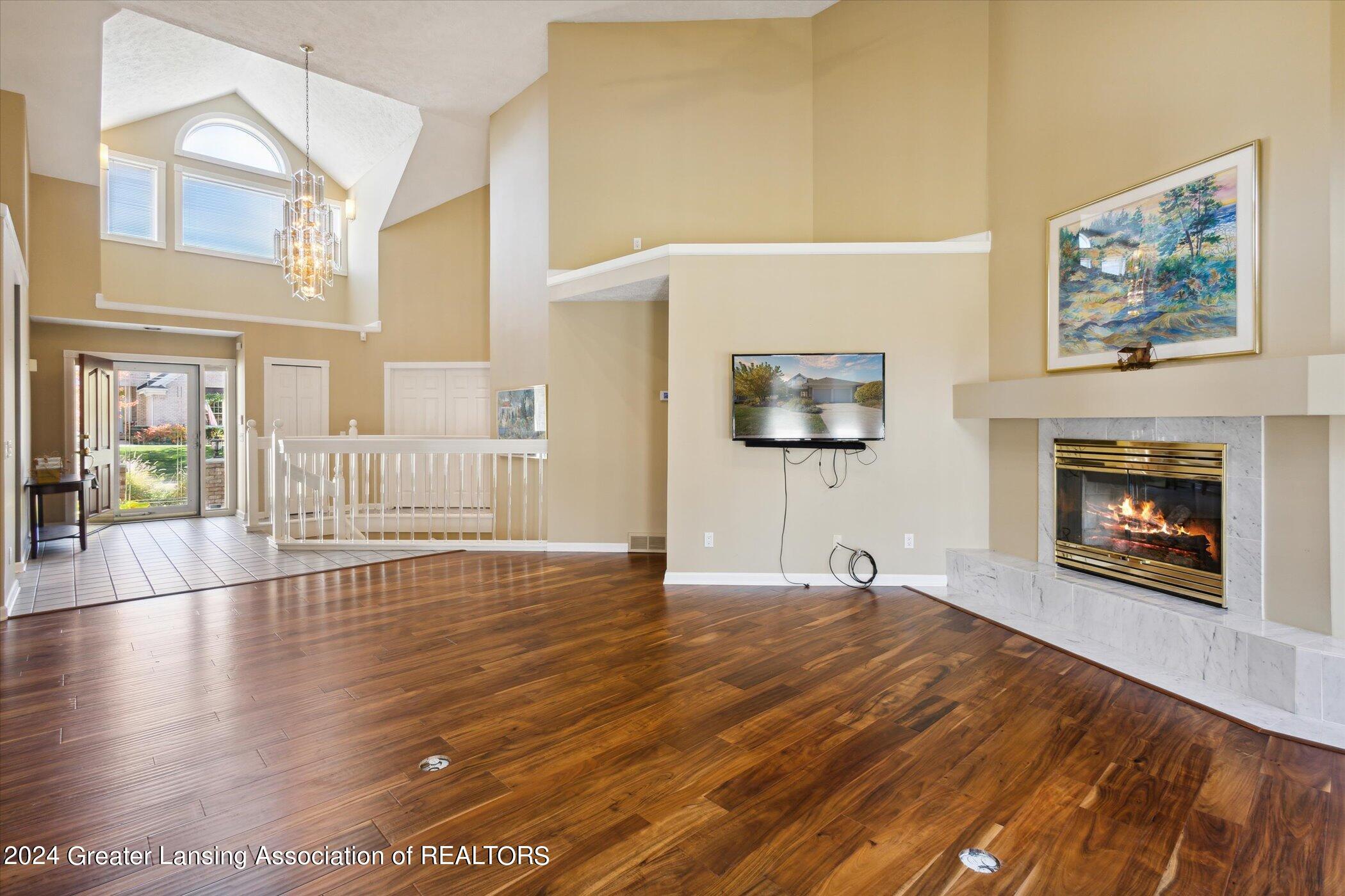 6111 W Longview Drive