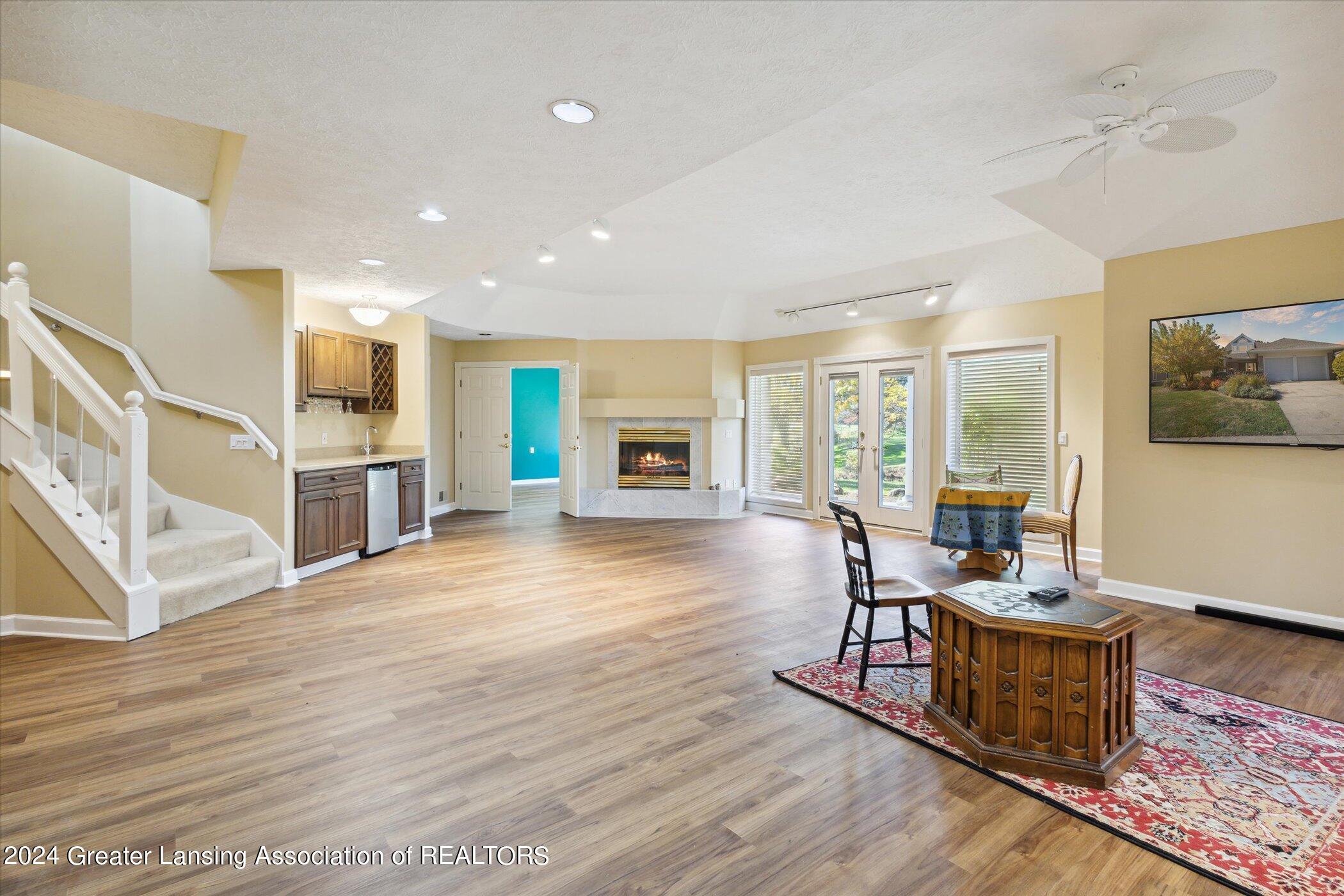 6111 W Longview Drive