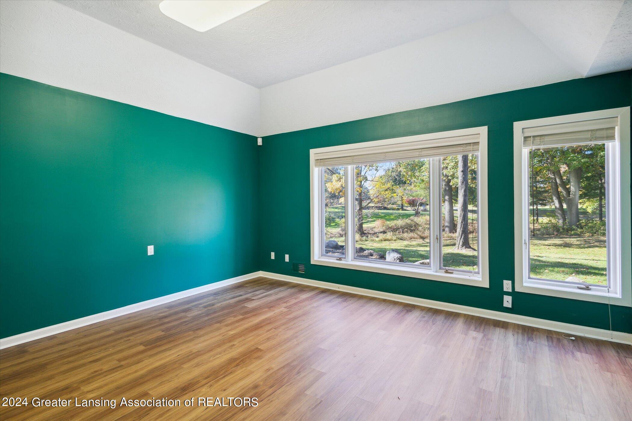 6111 W Longview Drive