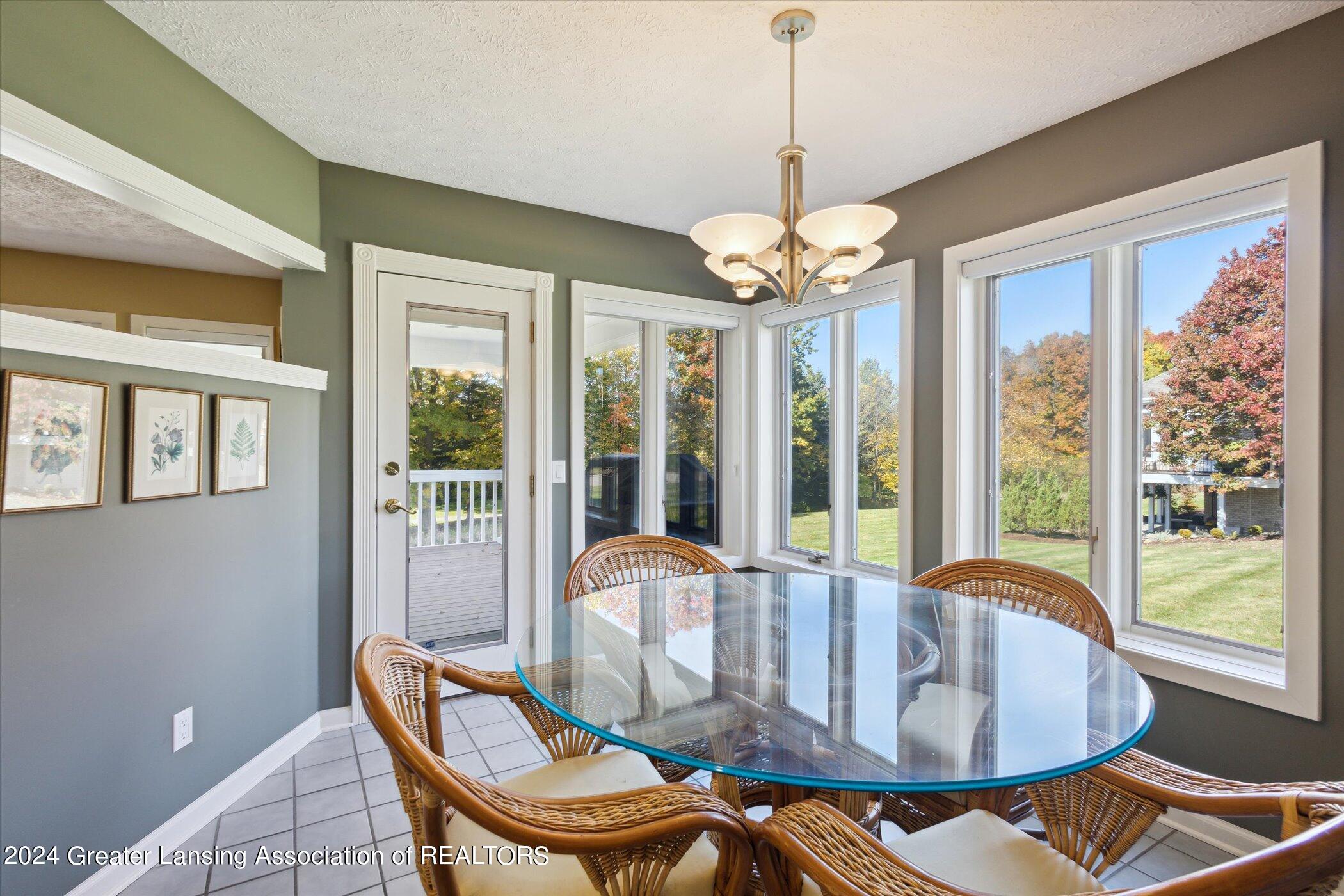 6111 W Longview Drive