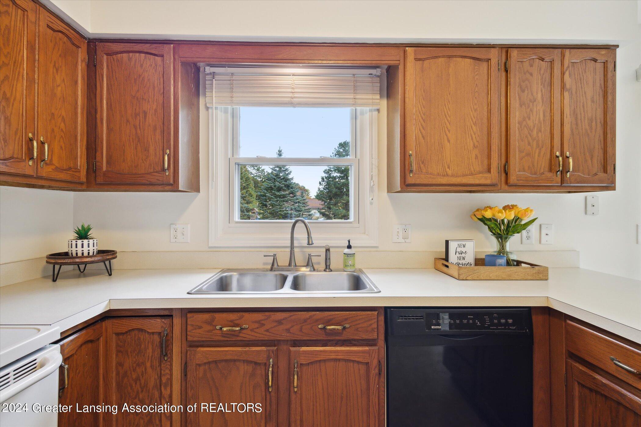 3580 E Arbutus Drive