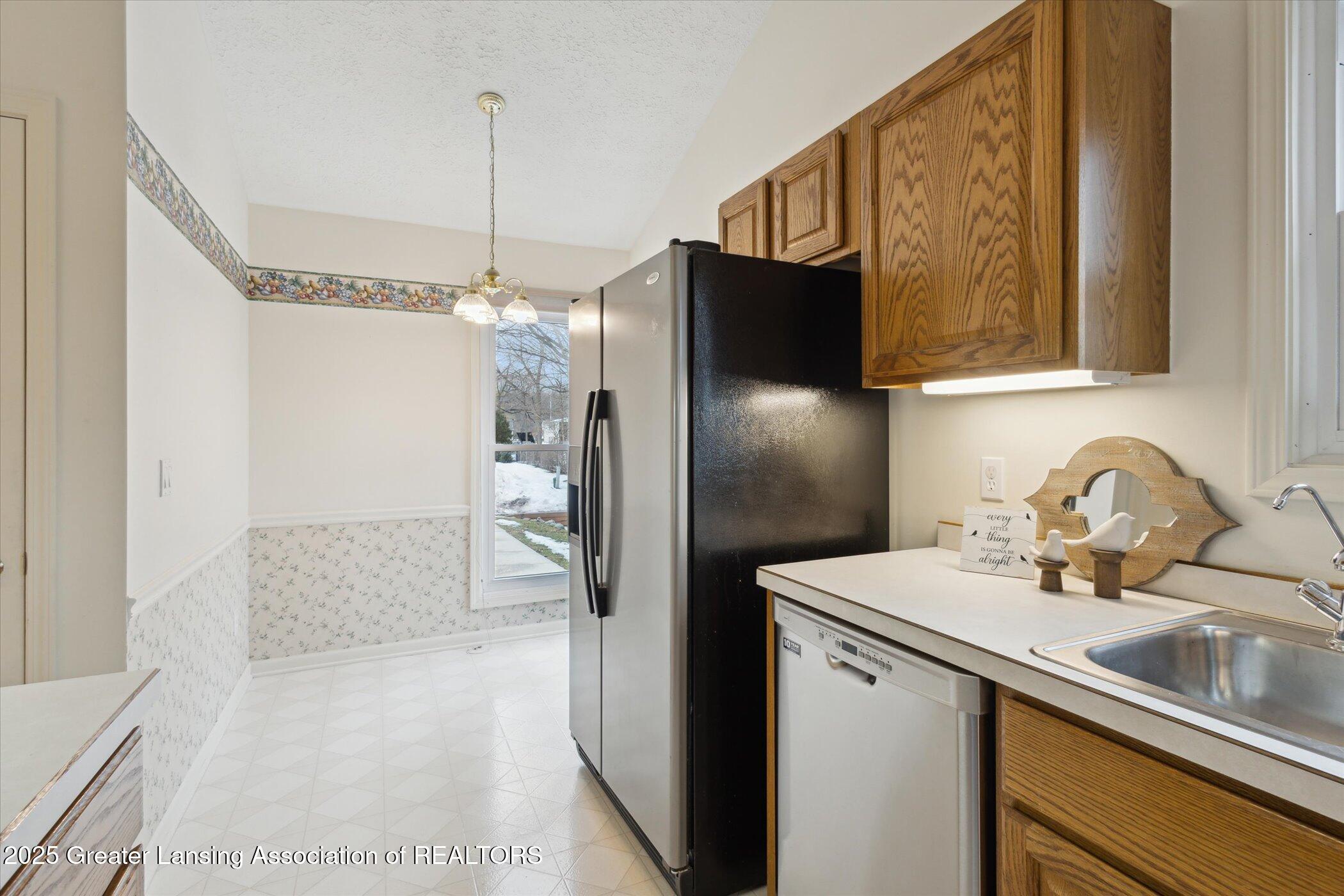 2415 Aurelius Road, 17