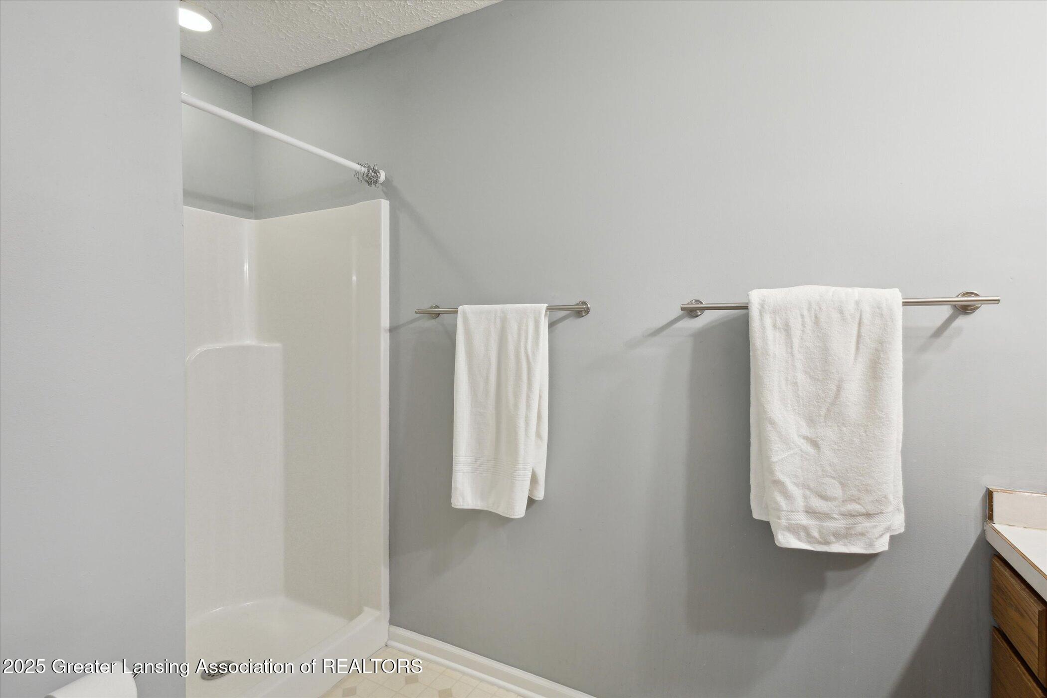 2415 Aurelius Road, 17