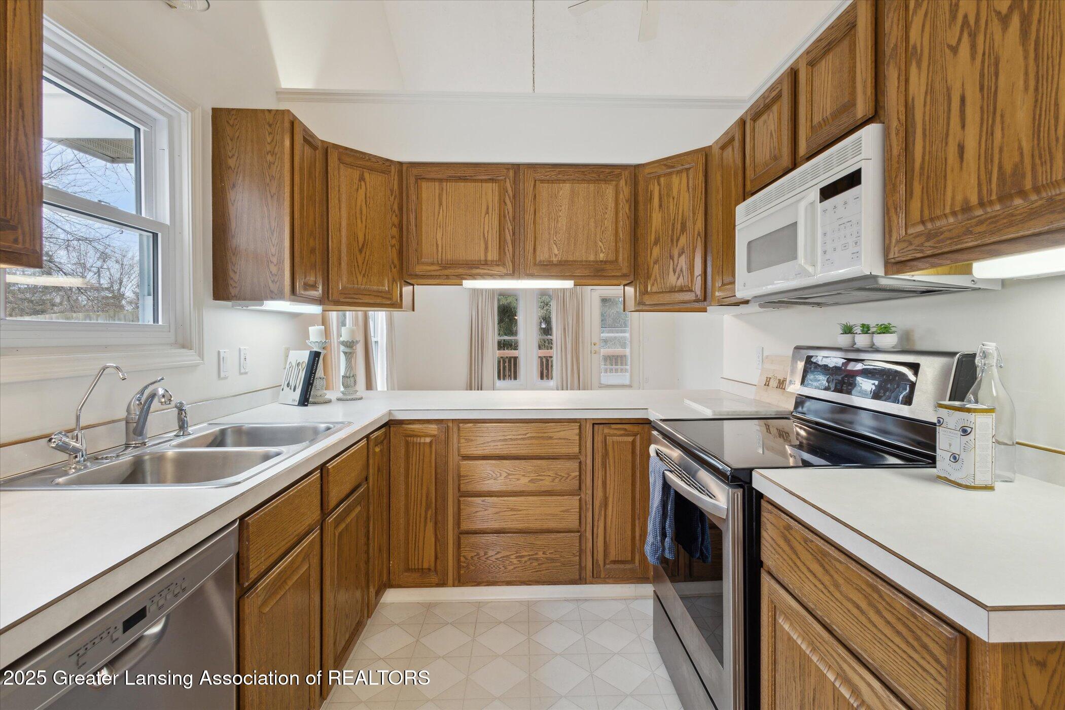 2415 Aurelius Road, 17