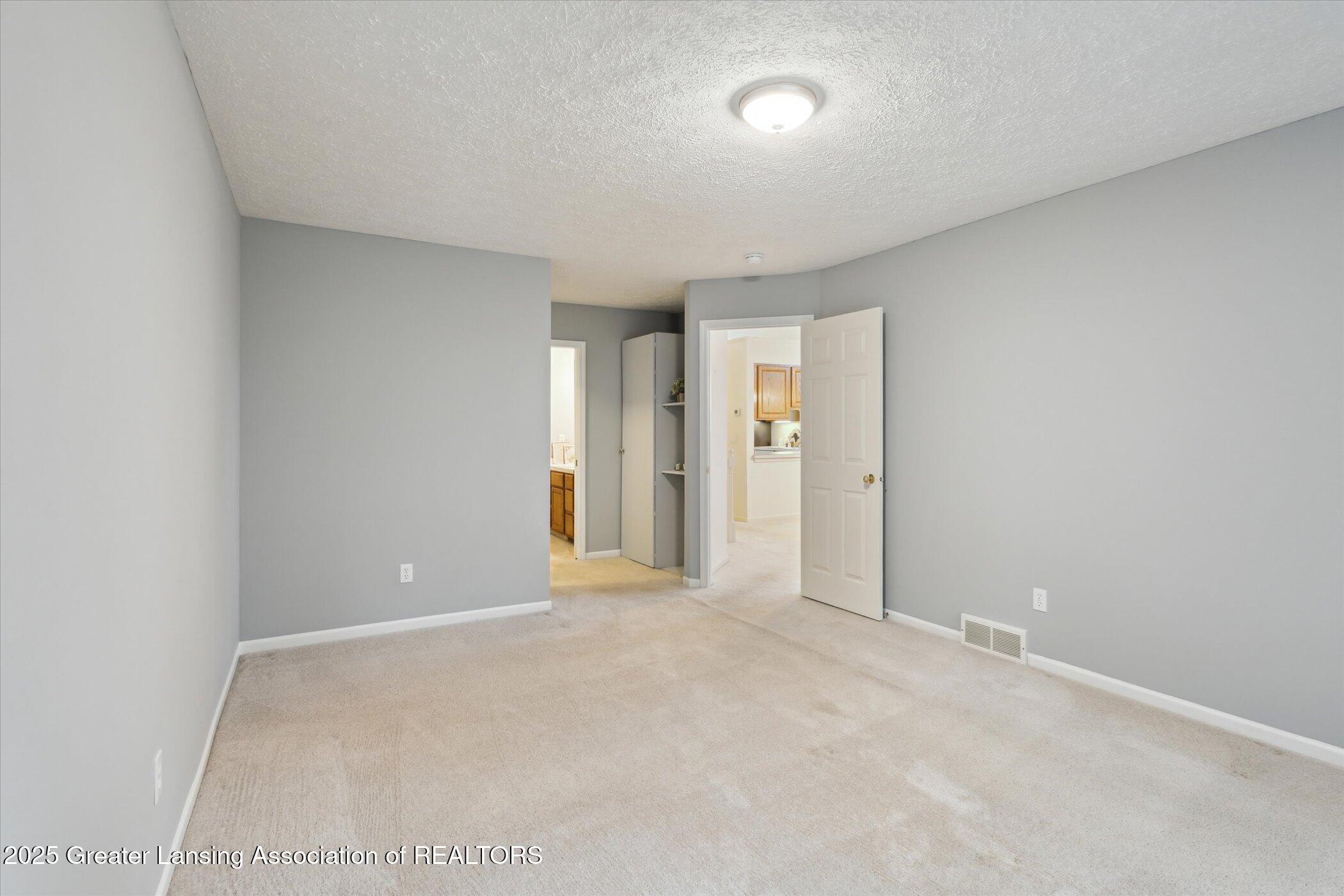 2415 Aurelius Road, 17