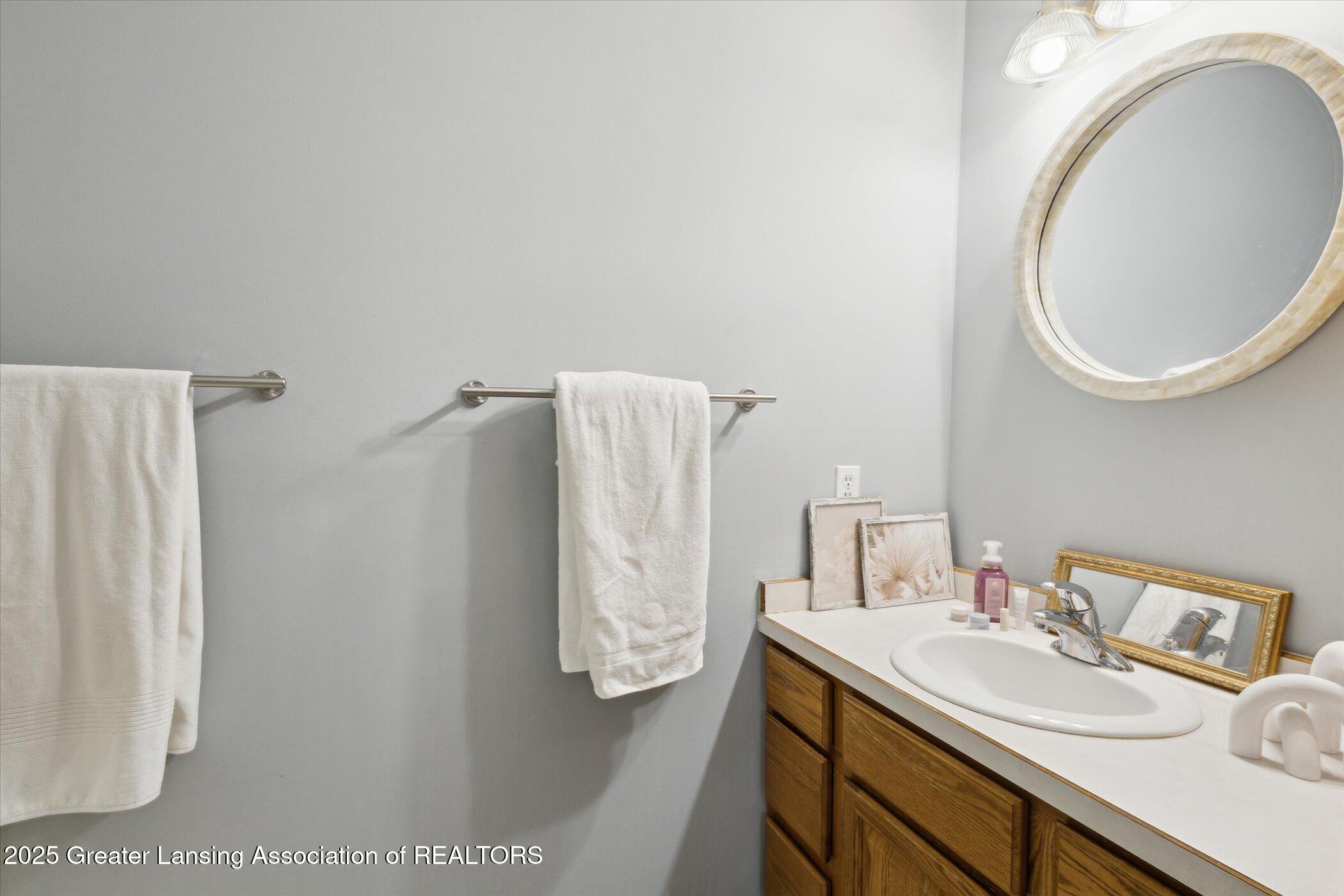 2415 Aurelius Road, 17