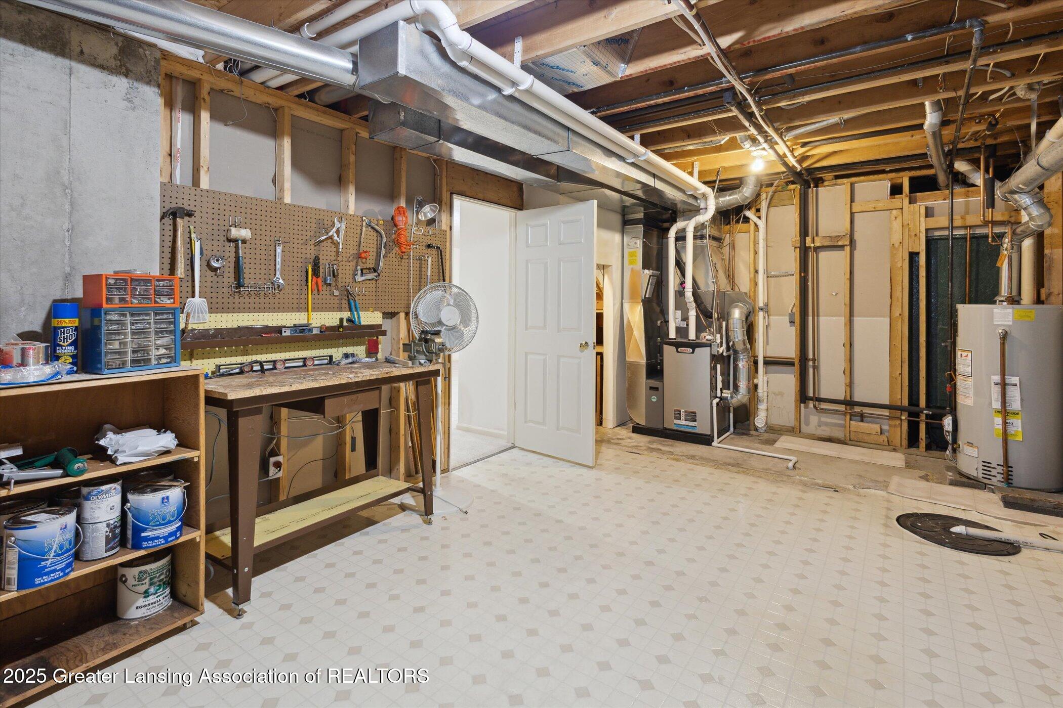 2415 Aurelius Road, 17