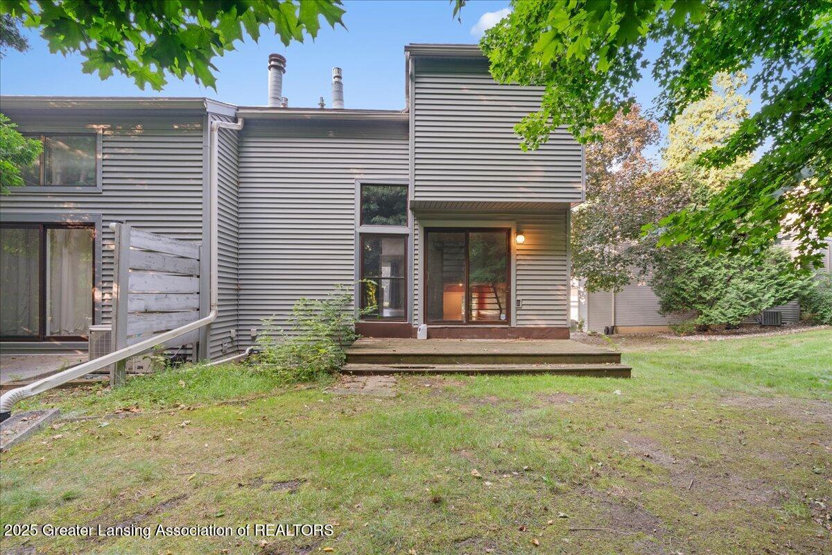3659 E Meadows Court