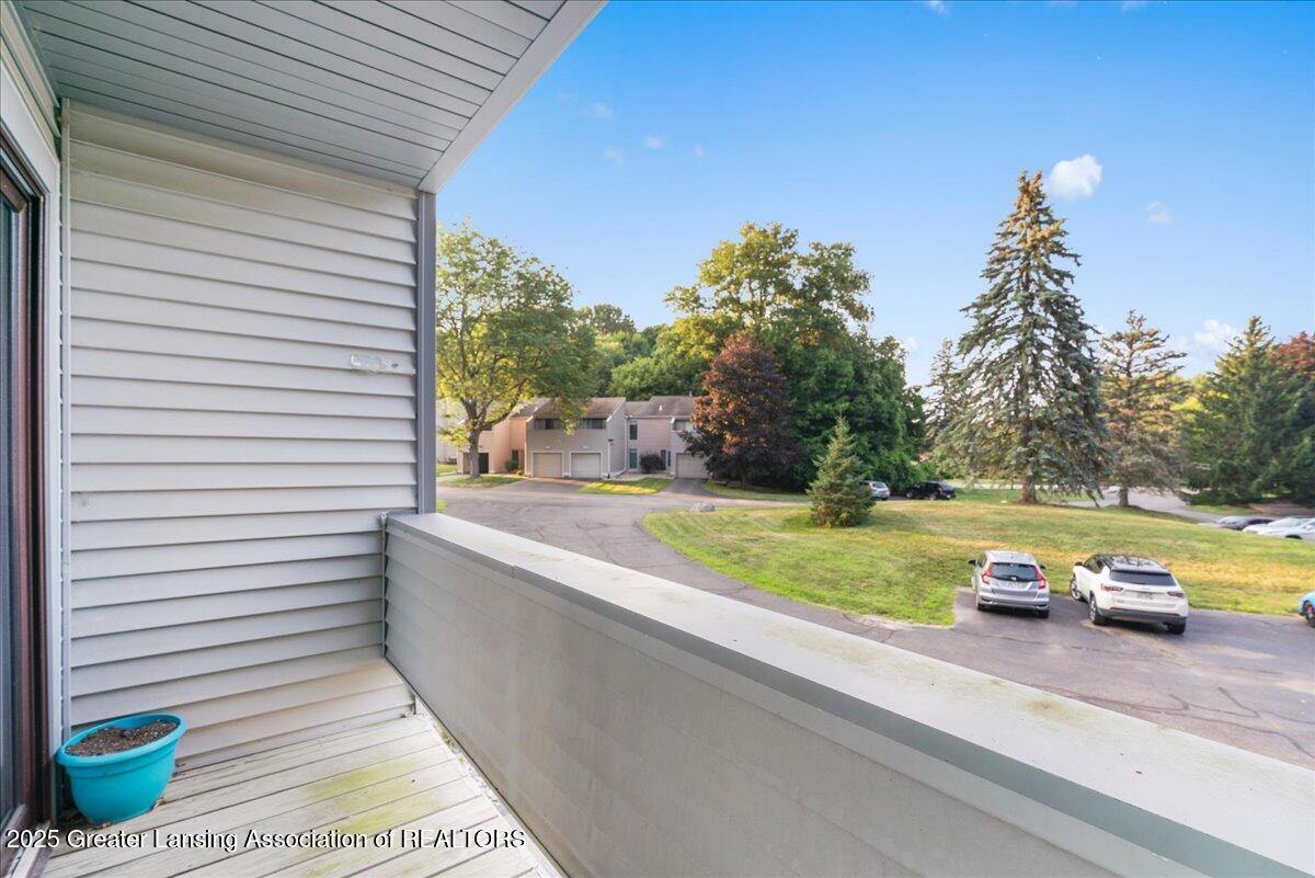 3659 E Meadows Court