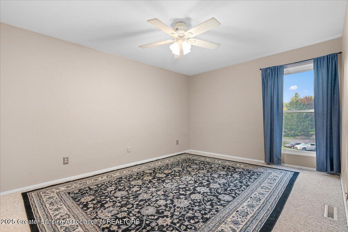 3659 E Meadows Court