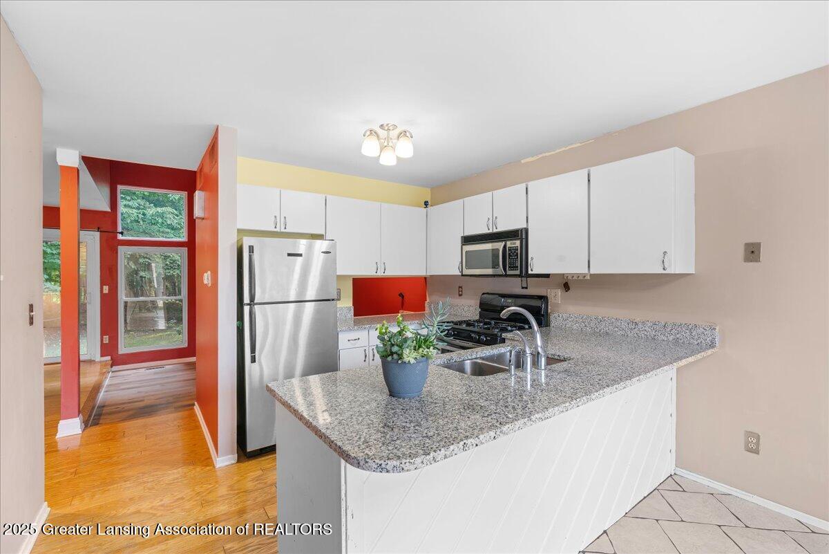 3659 E Meadows Court
