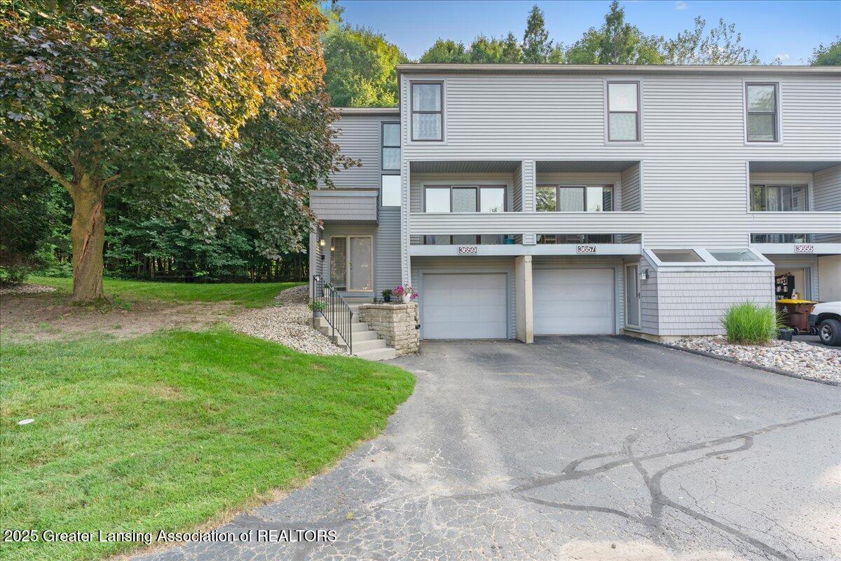 3659 E Meadows Court