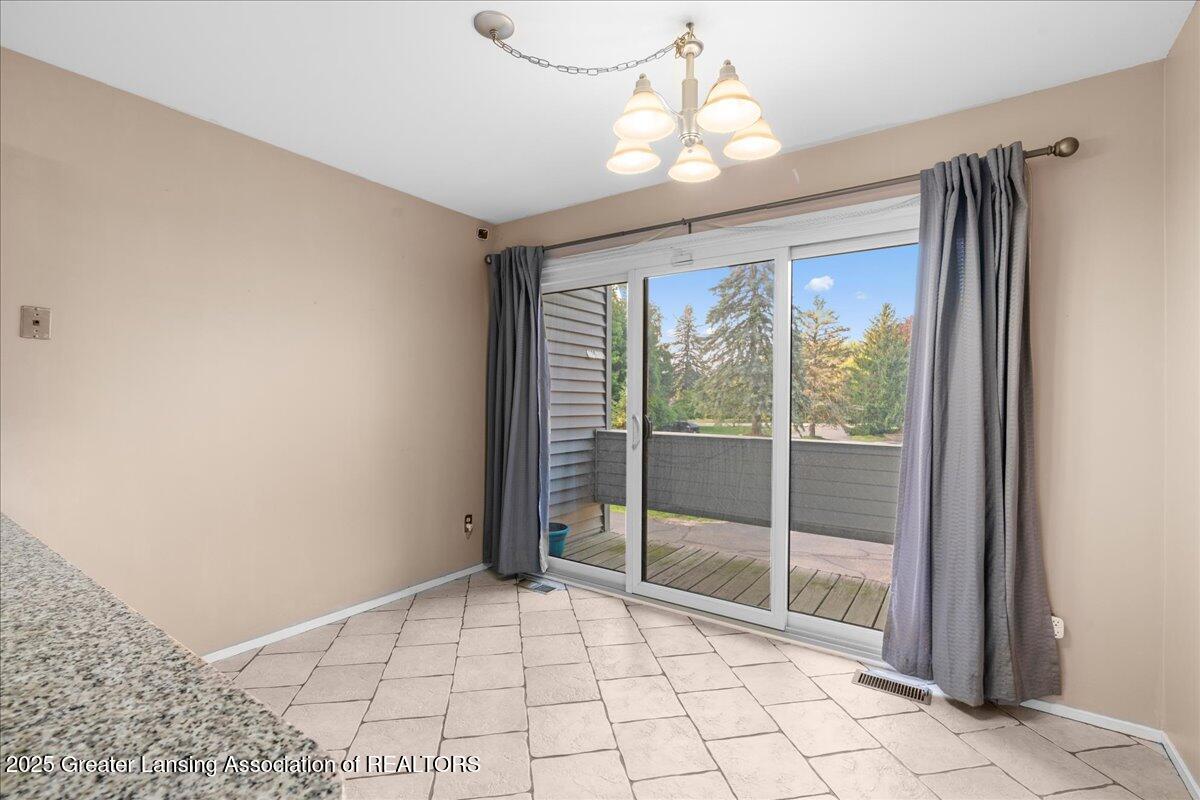 3659 E Meadows Court