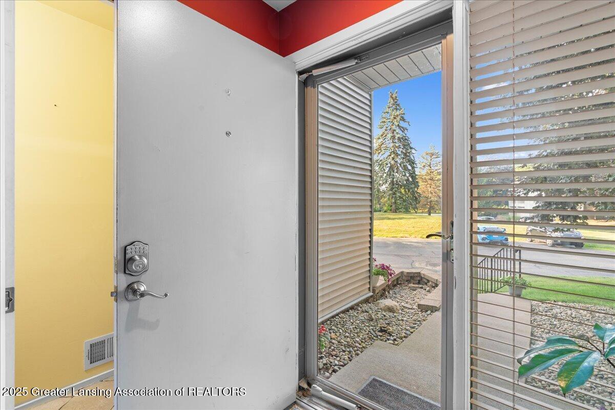 3659 E Meadows Court