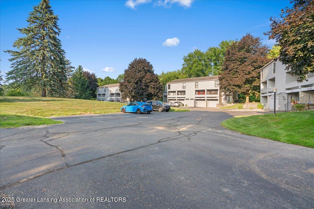3659 E Meadows Court