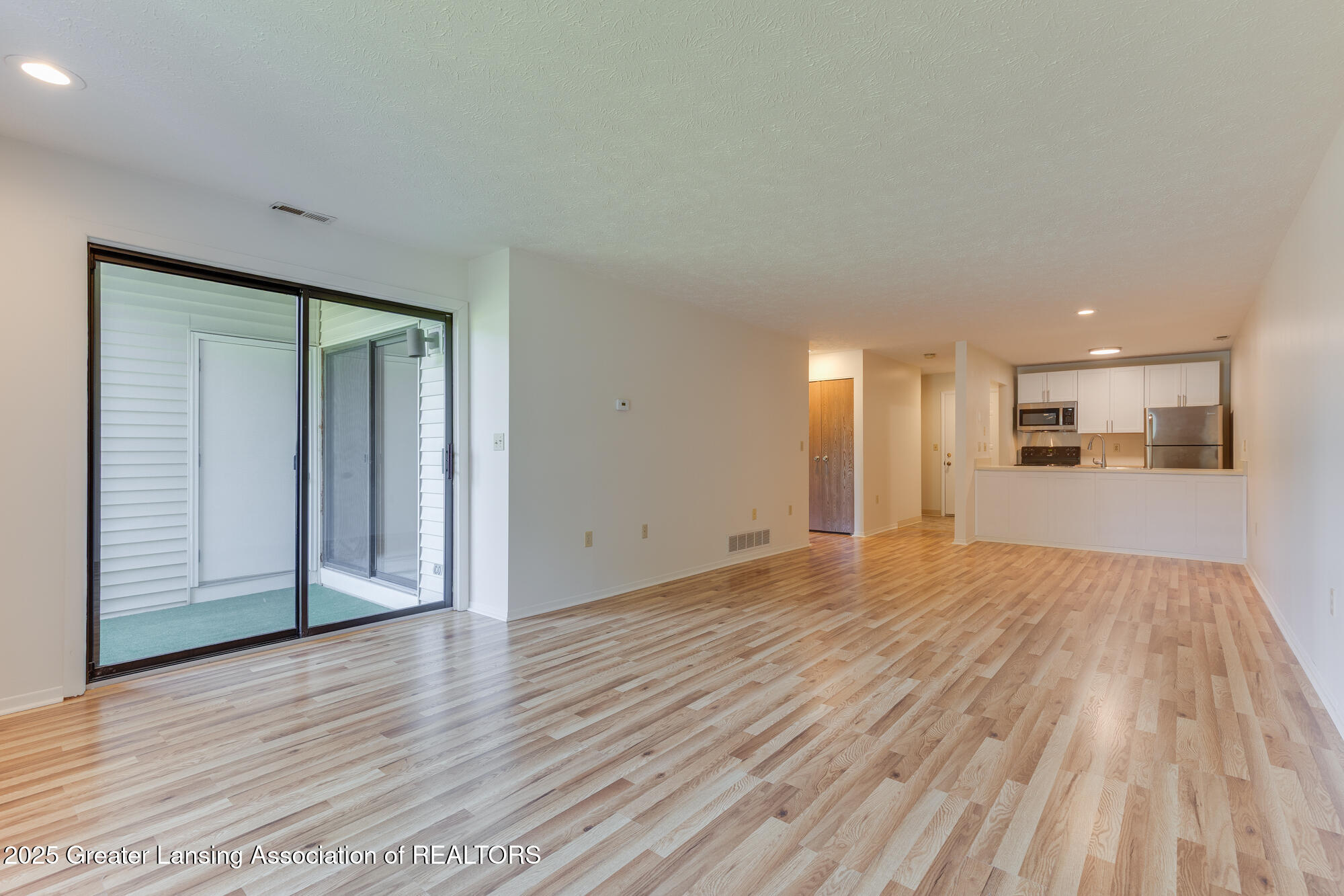 1450 E Pond Drive, 23