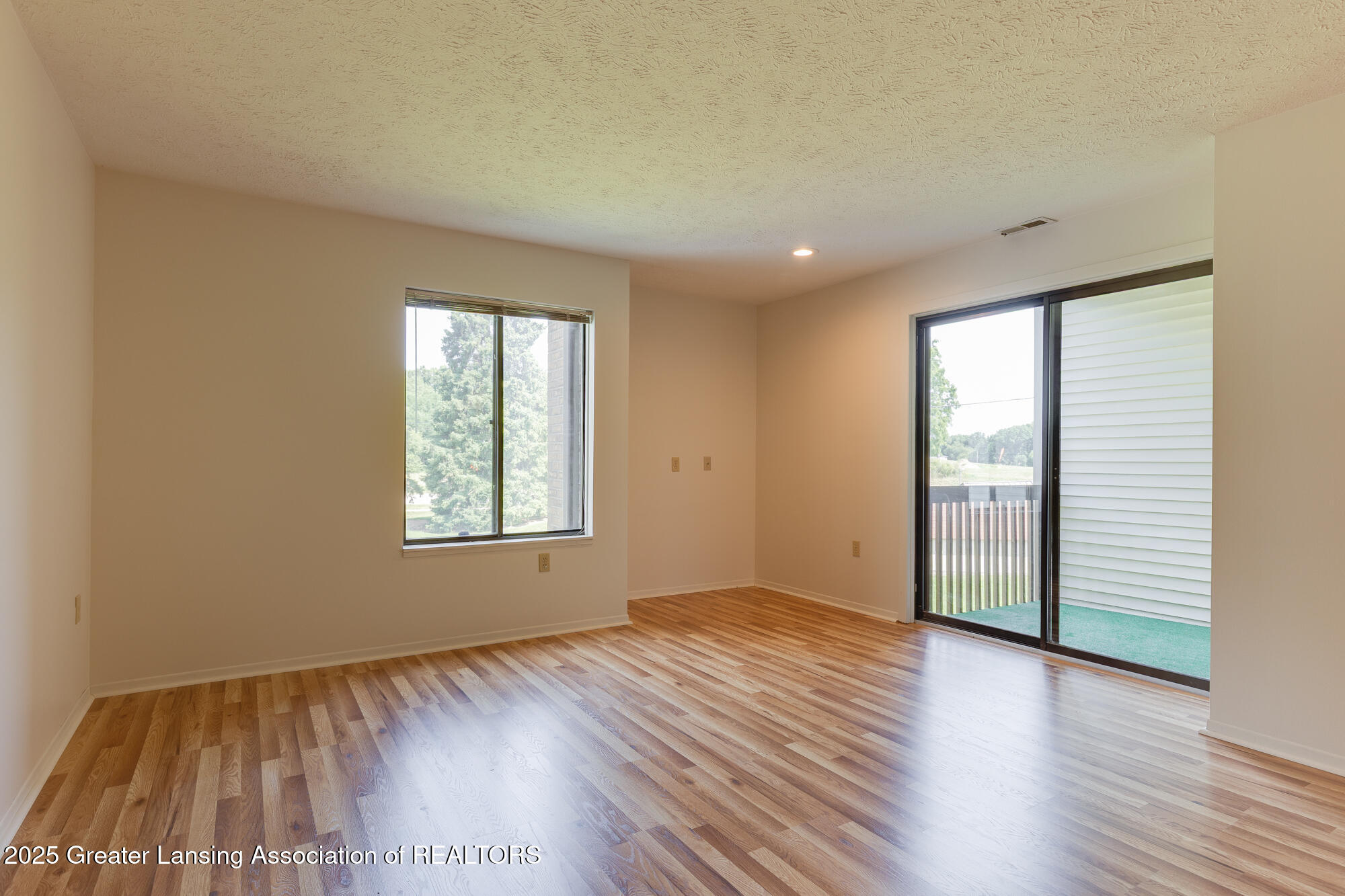 1450 E Pond Drive, 23
