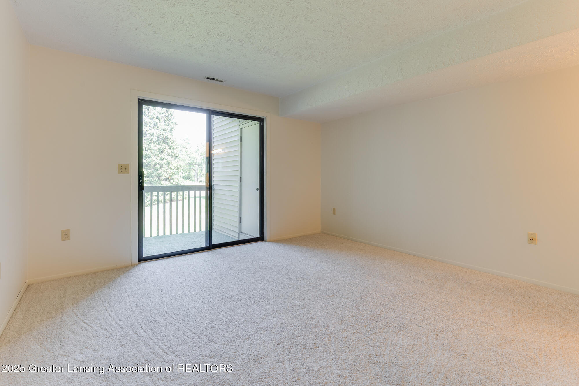 1450 E Pond Drive, 23