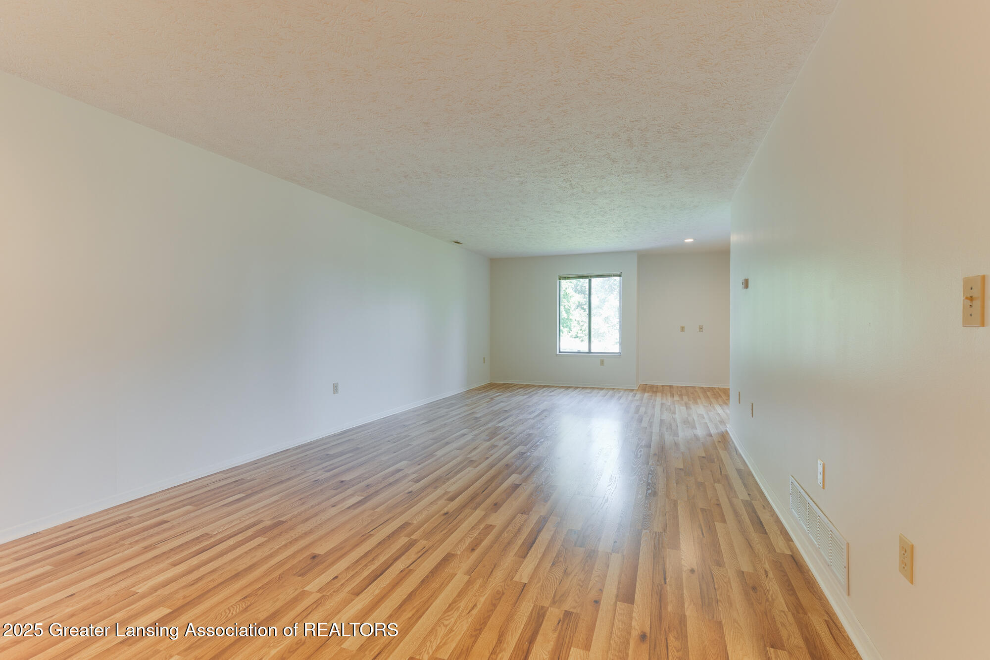 1450 E Pond Drive, 23