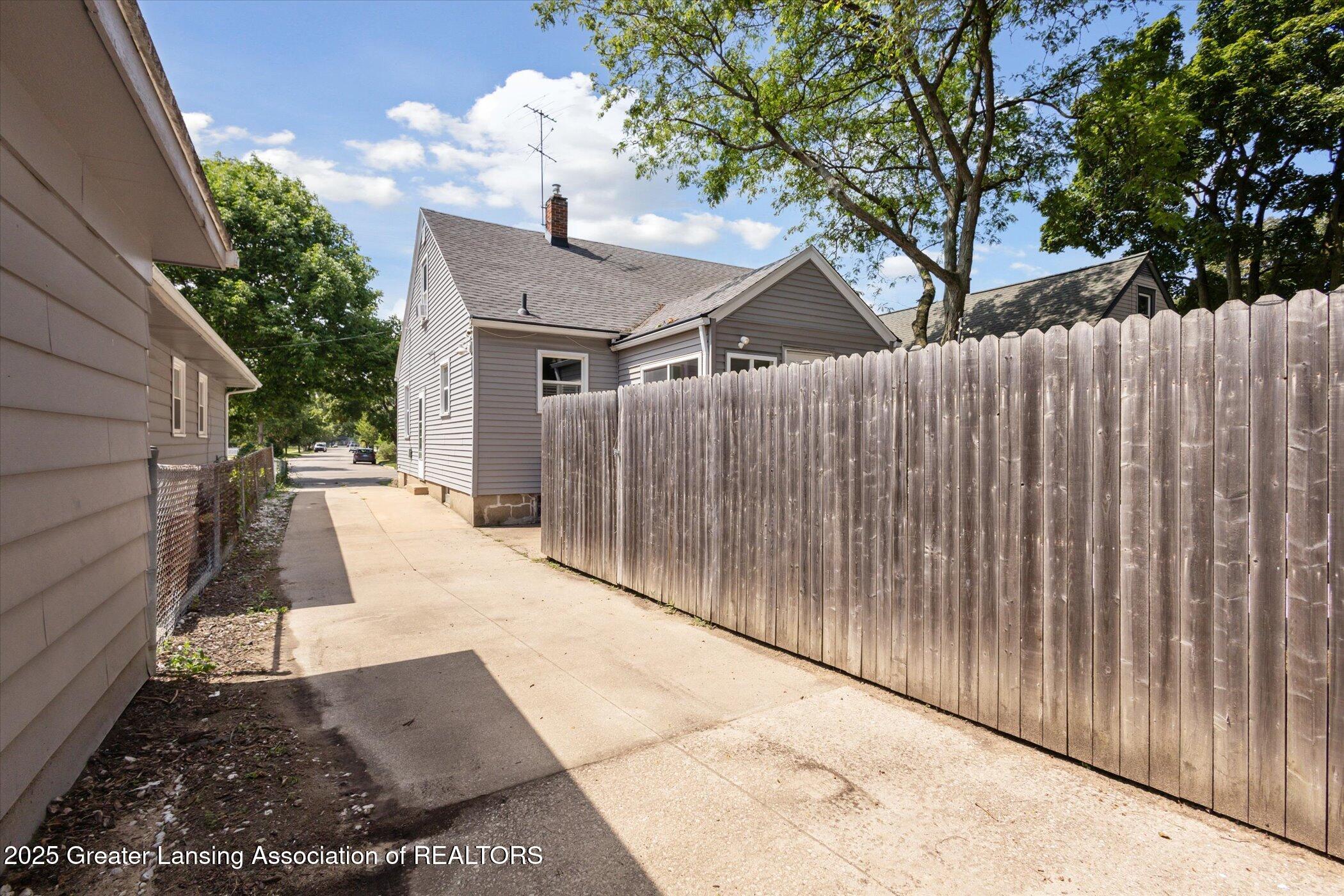 2122 SE Eastern Avenue